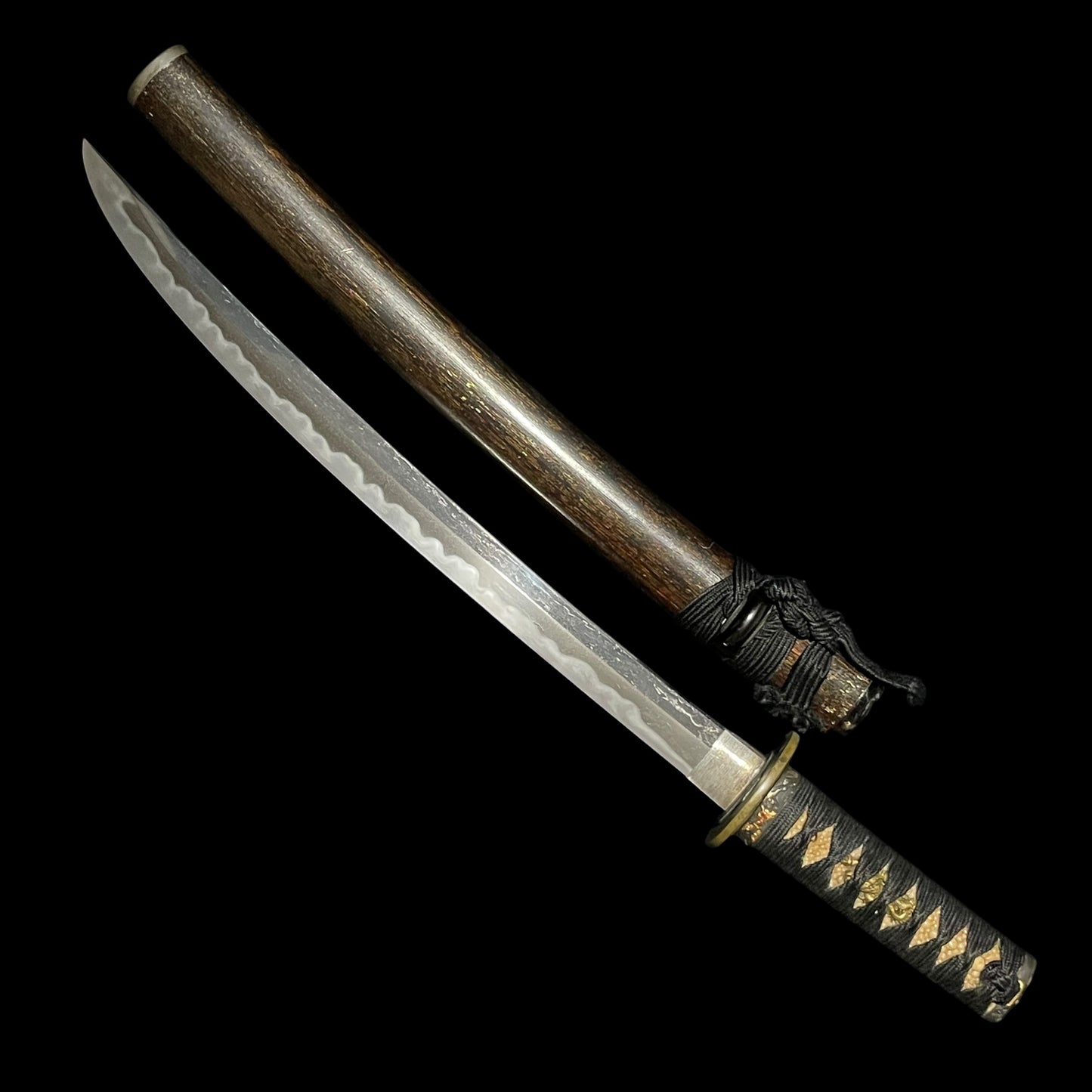 Nagamaki Naoshi Style Wakizashi, Signed Shibuichi Tsuba, Muromachi period mumei