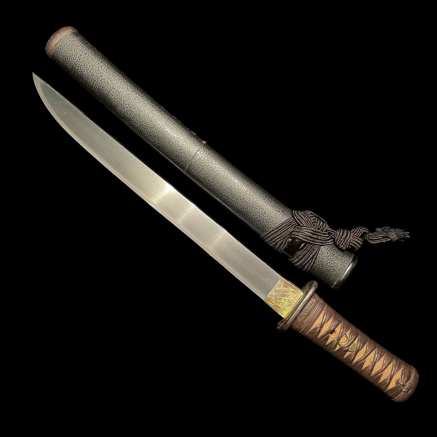 Sunnobi-Tanto 寸延短刀 with Kozuka, Dragonfly Tsuba, Ginkgo Menuki, Late Edo period mumei
