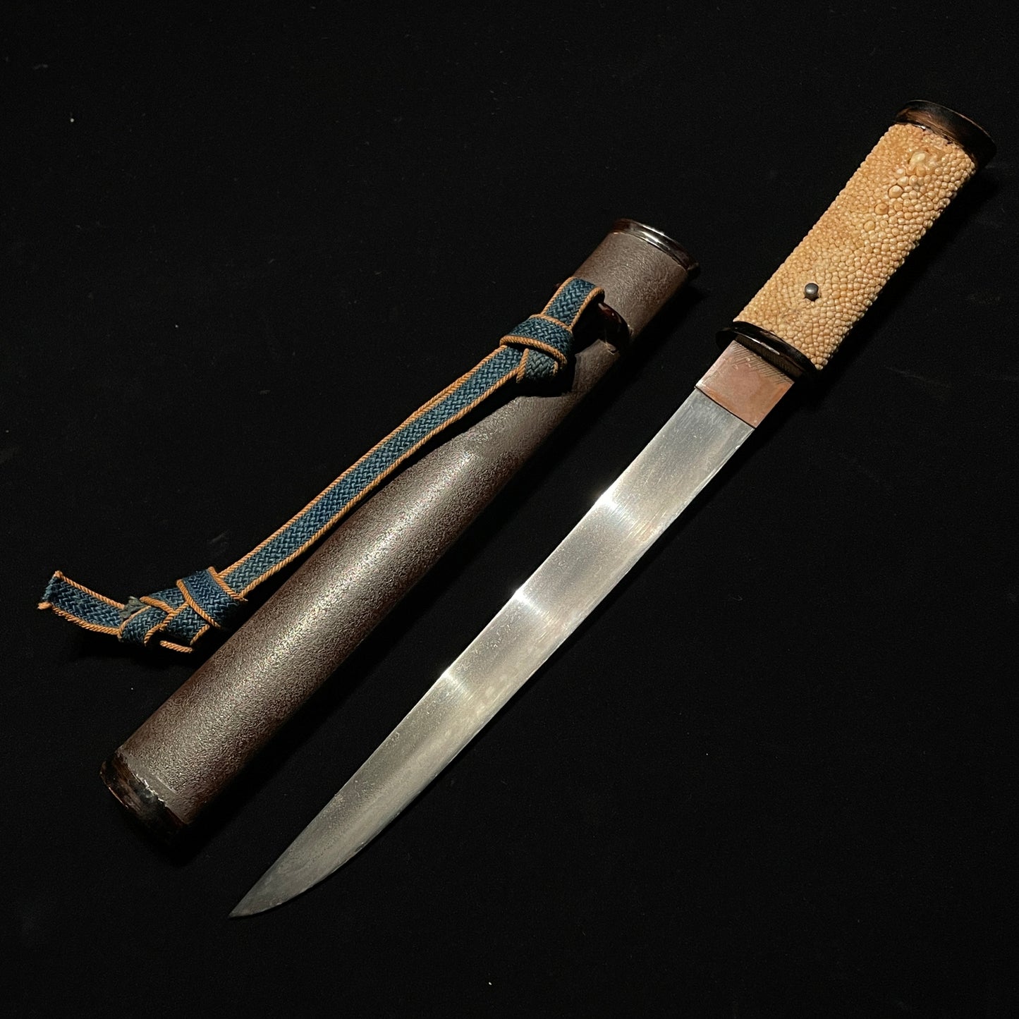 Aikuchi Koshirae TANTO, Edo period mumei, Choji Hamon