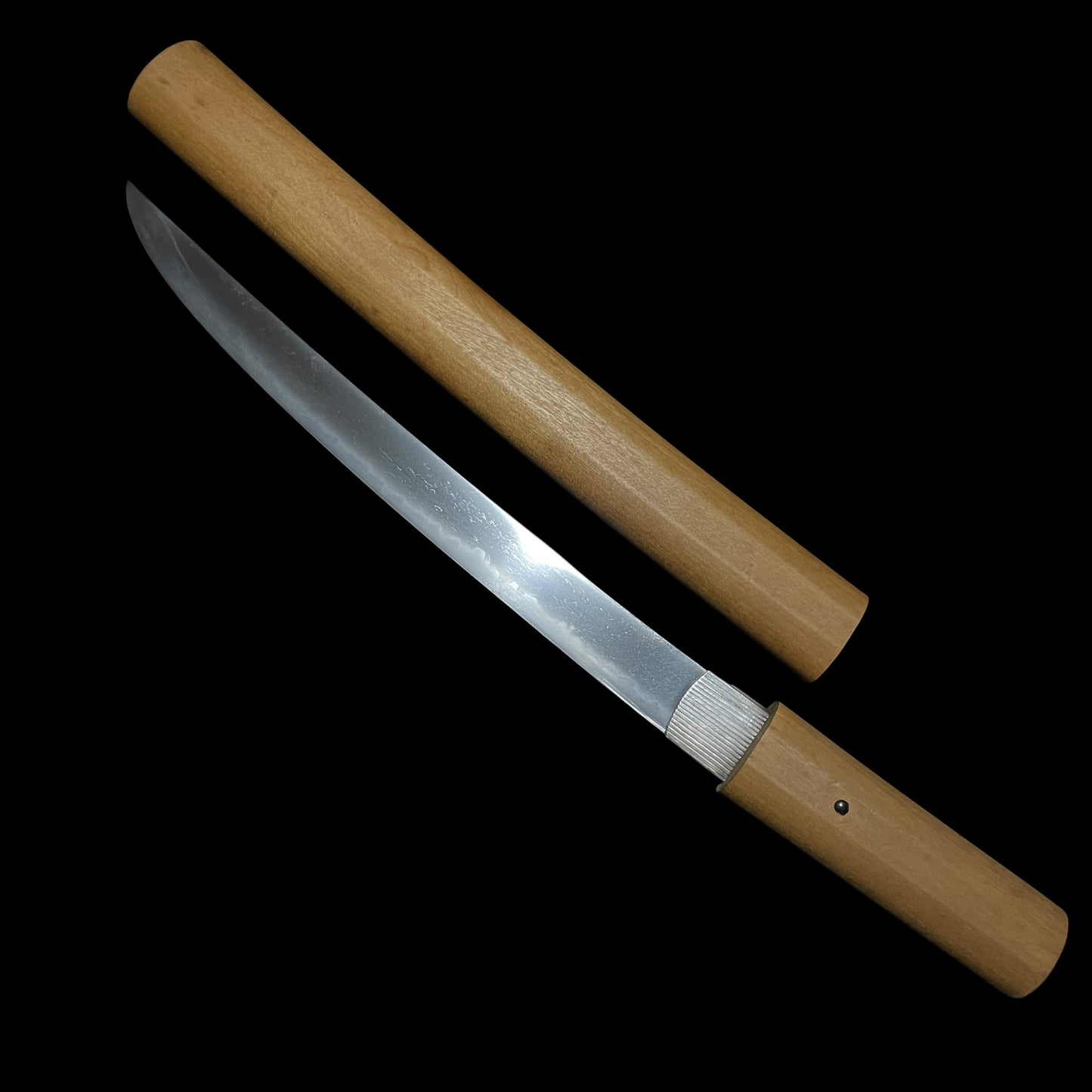 GUNOME-HAMON 互目刃文 TANTO, Kanekiyo 兼清 signed, Muromachi period