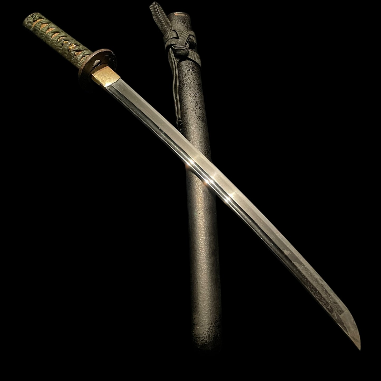 Echizenkoku Kanetane 越前國兼植 signed Wakizashi, Plum and Kabuto Tsuba, Edo period