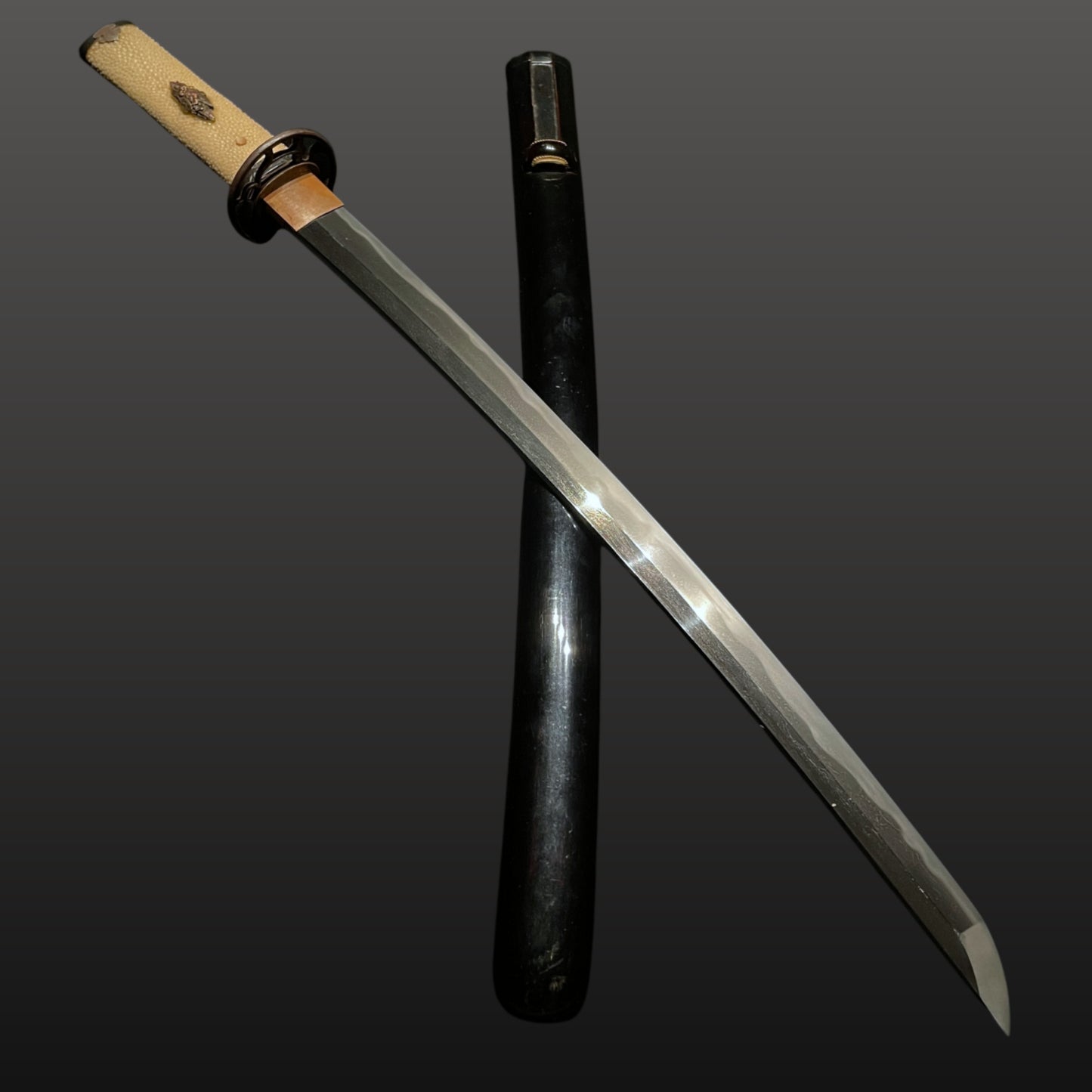 竹虎 Bbamboo and Tiger Fuchikashira, Edo period WAKIZASHI, signed TSUBA