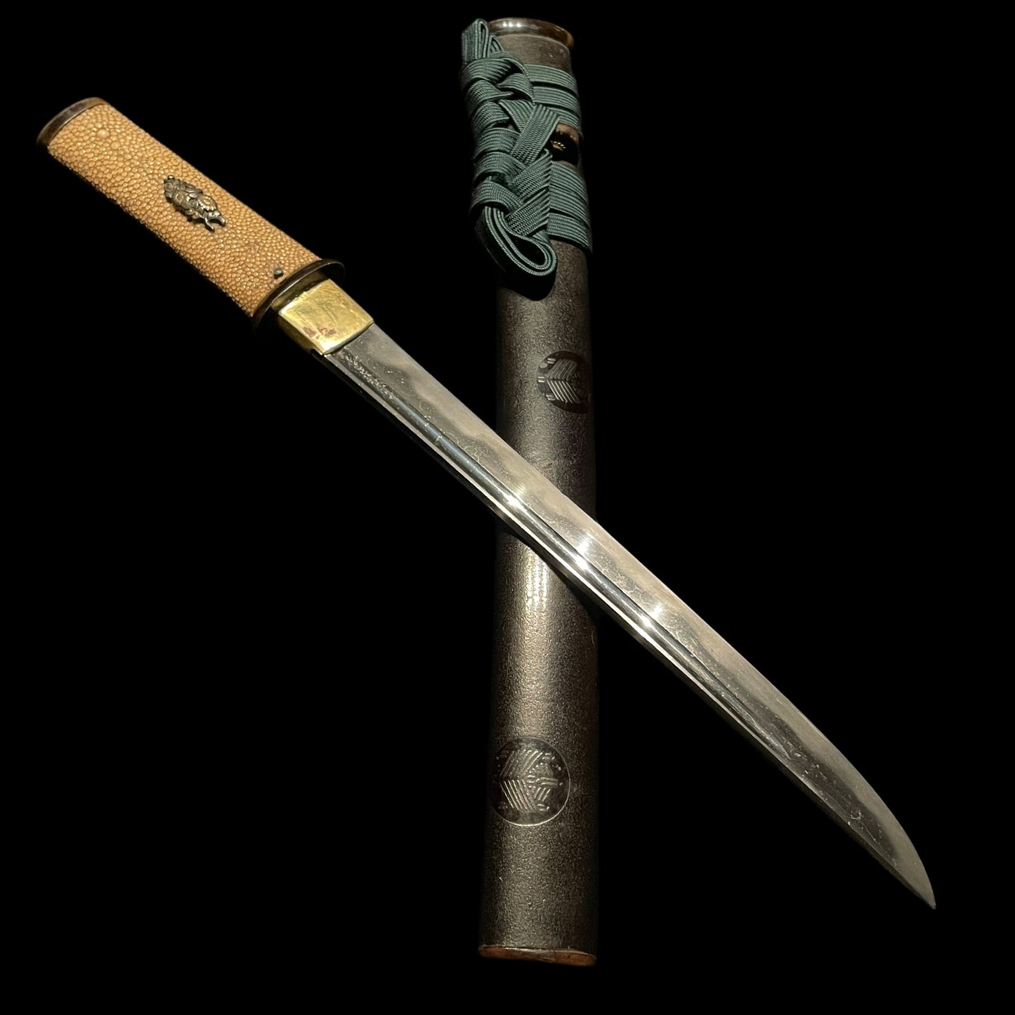 Aikuchi Koshirae TANTO 合口拵短刀, Kaneari 兼在 signed, Mantis Kozuka, Muromachi period