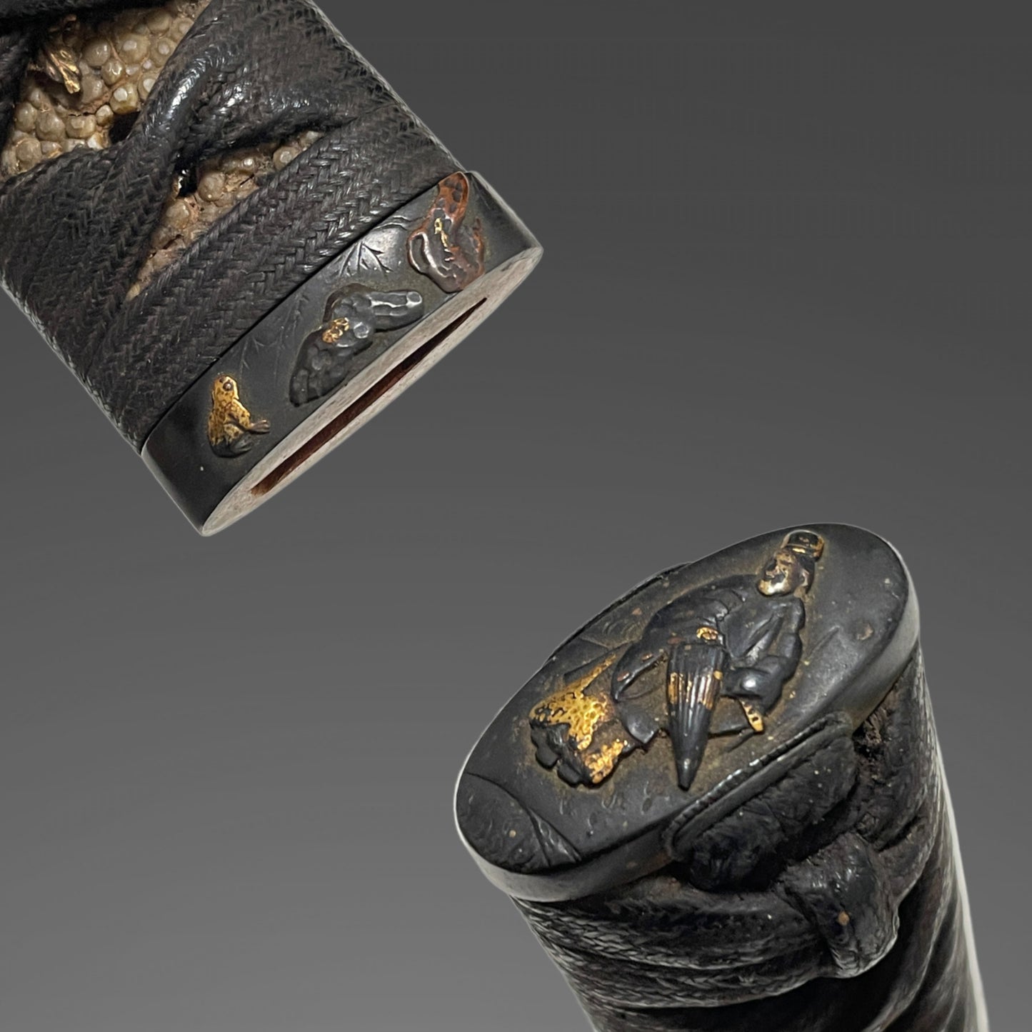 Hirazukuri Wakizashi, Frogs and Willows Fuchi, Bohi 棒樋 blade, Muromachi period mumei