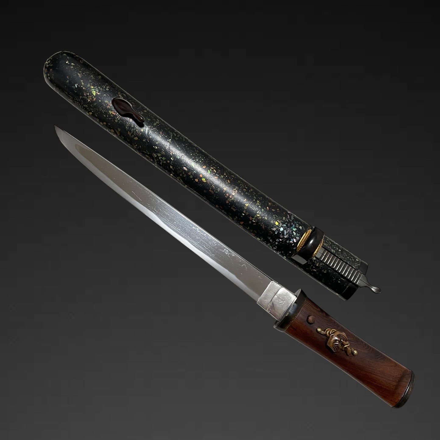 TENGU Menuki 天狗目貫 Aikuchi TANTO, Wari-Kogai and Raden Scabbard, Edo period mumei