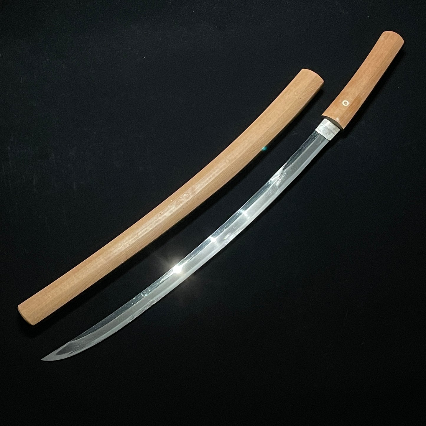 Long Naginata-Naoshi ,Yamato Kaneyoshi 大和包吉,  Late Nanbokucho Period