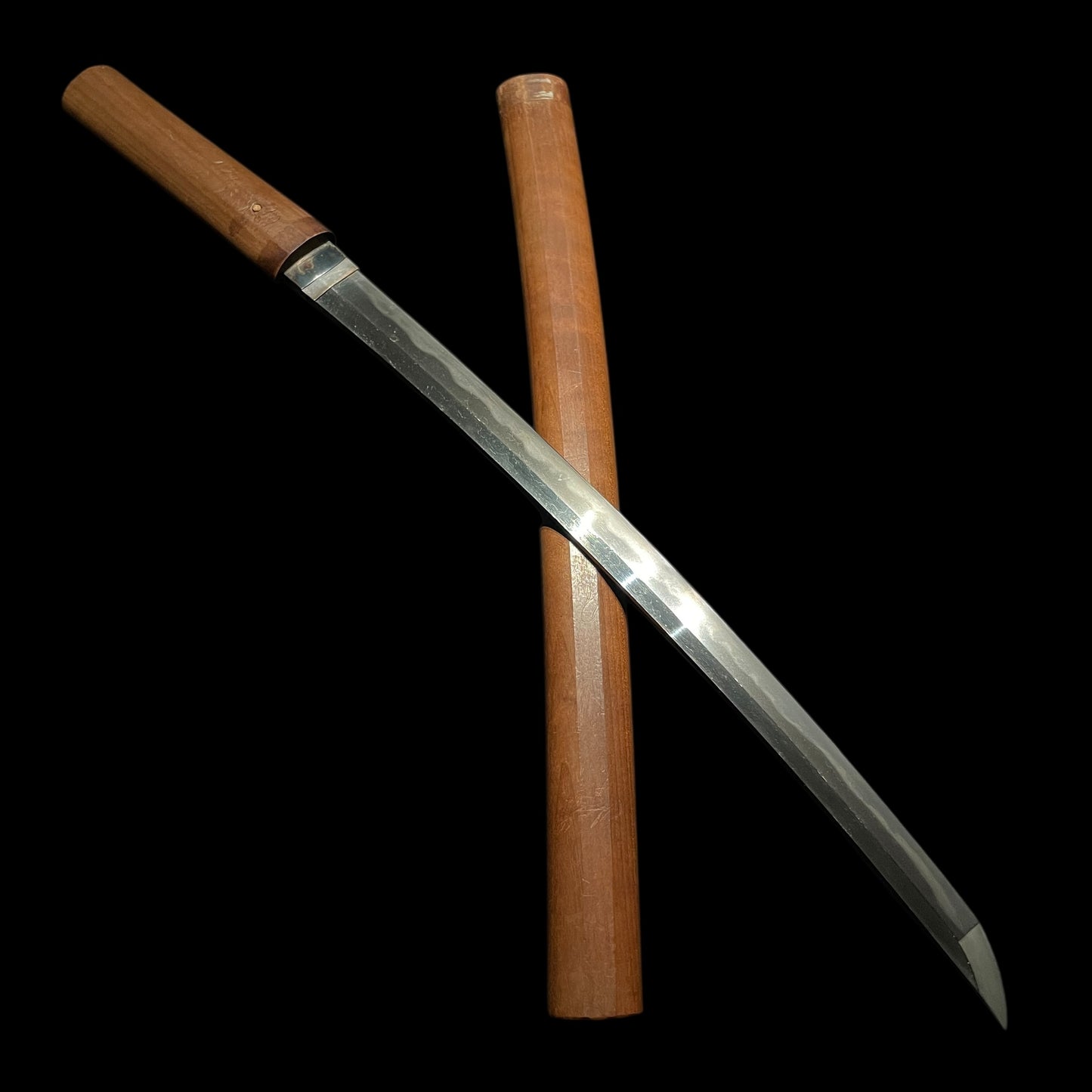 Monju Kaneshige 文珠金重 signed WAKIZASHI, Oogunome-Hamon 大互目刃文, Edo period