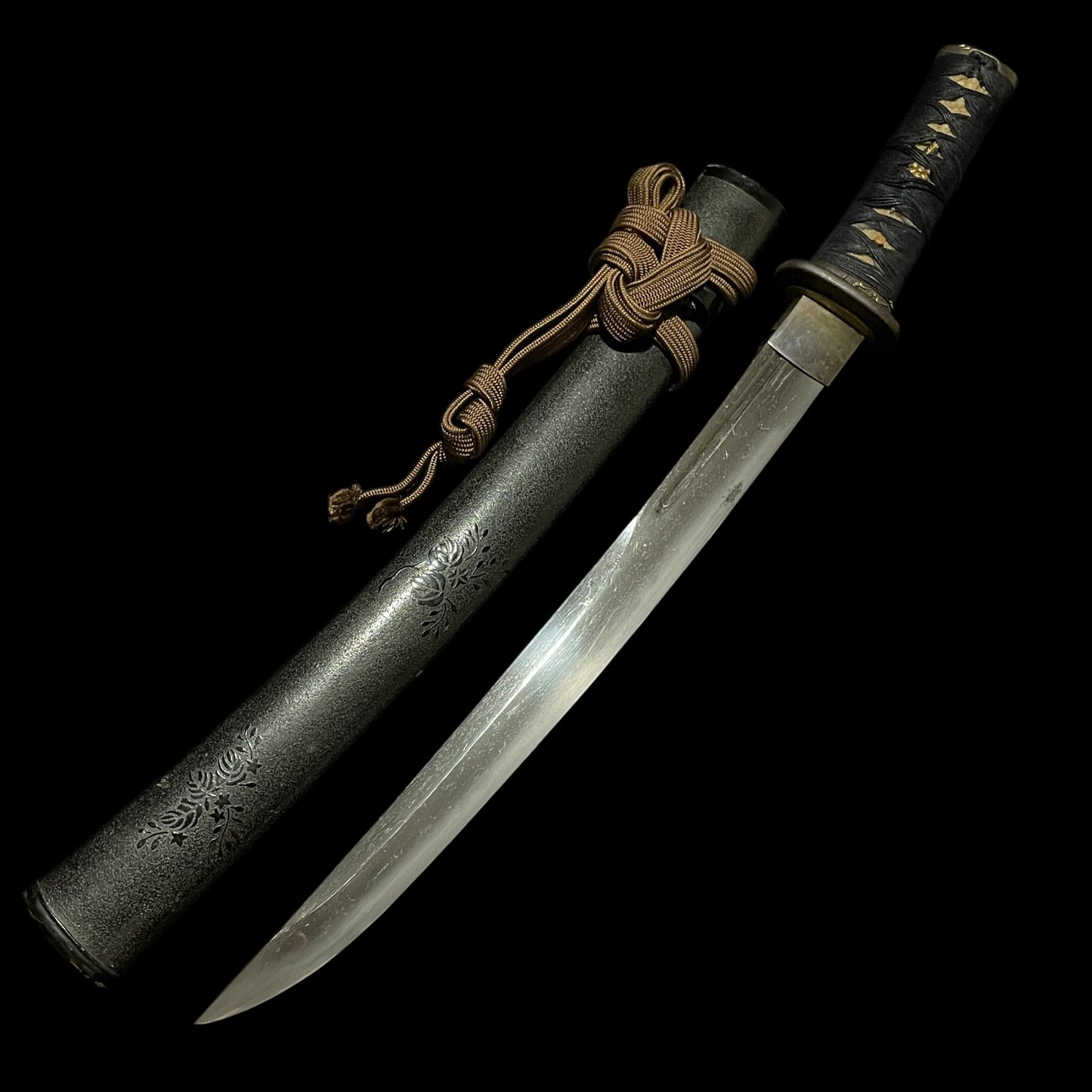 Unokubi-Zukuri 鵜首造 Wakizashi, Crab Fuchikashira, Signed Kozuka, Edo period mumei