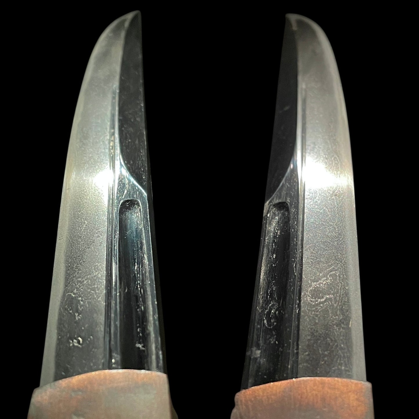KANMURIOTOSHI-ZUKURI 冠落造 TANTO, Thick Blade, Edo period mumei