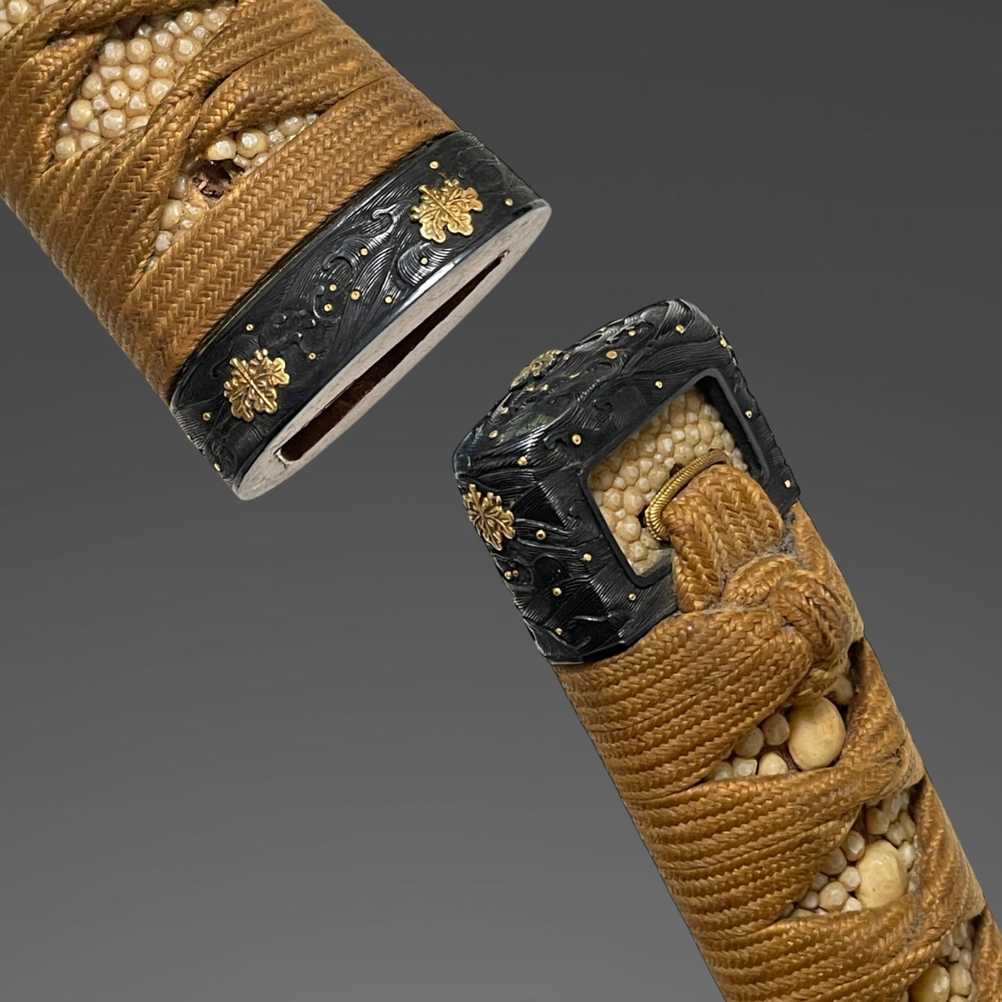 Sue-KOTO KATANA, Shakudo Fuchikashira 赤銅桐波図縁頭, Late Muromachi period mumei