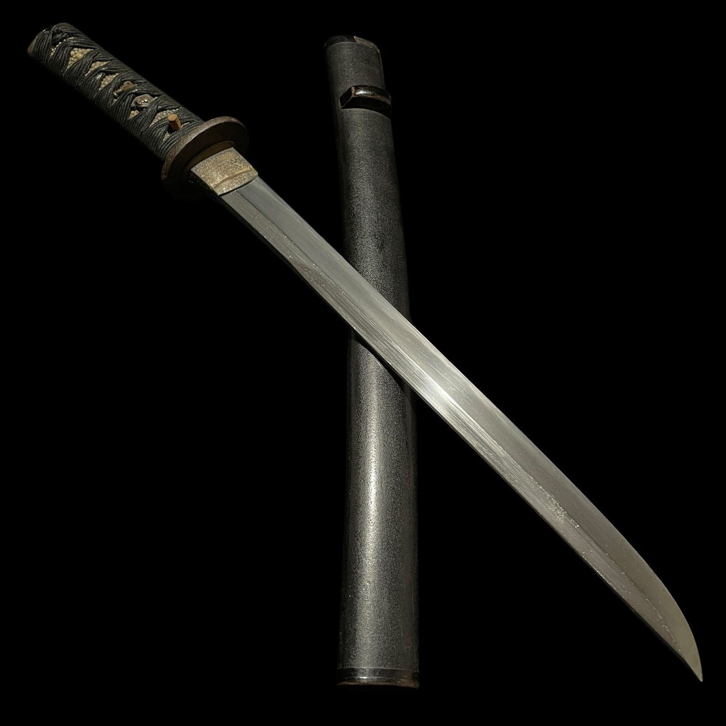 Shobuzukuri Wakizashi, Tiger Menuki, with Kozuka, Edo period mumei