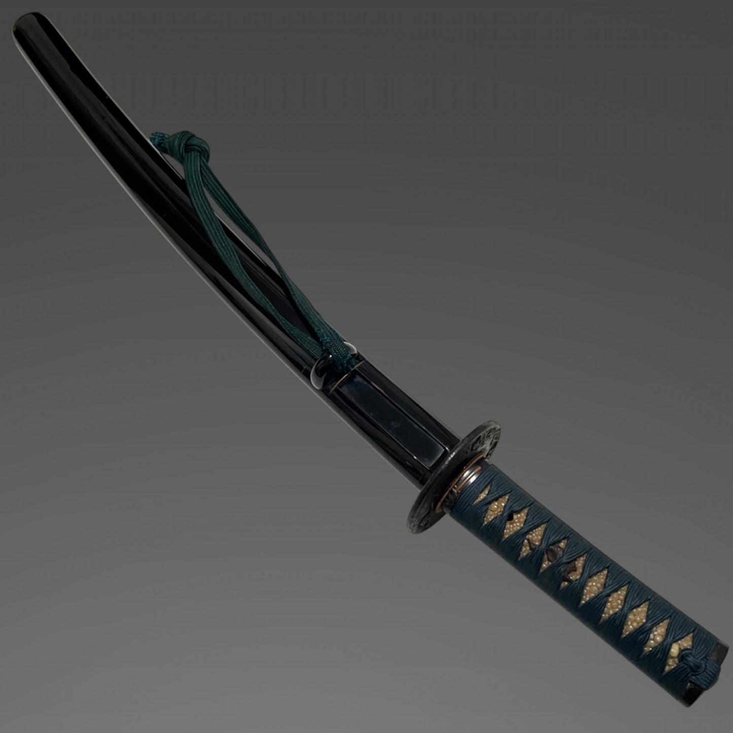 Nobukuni 信国 signed Wakizashi, Beautiful Fuchi, Muromachi period