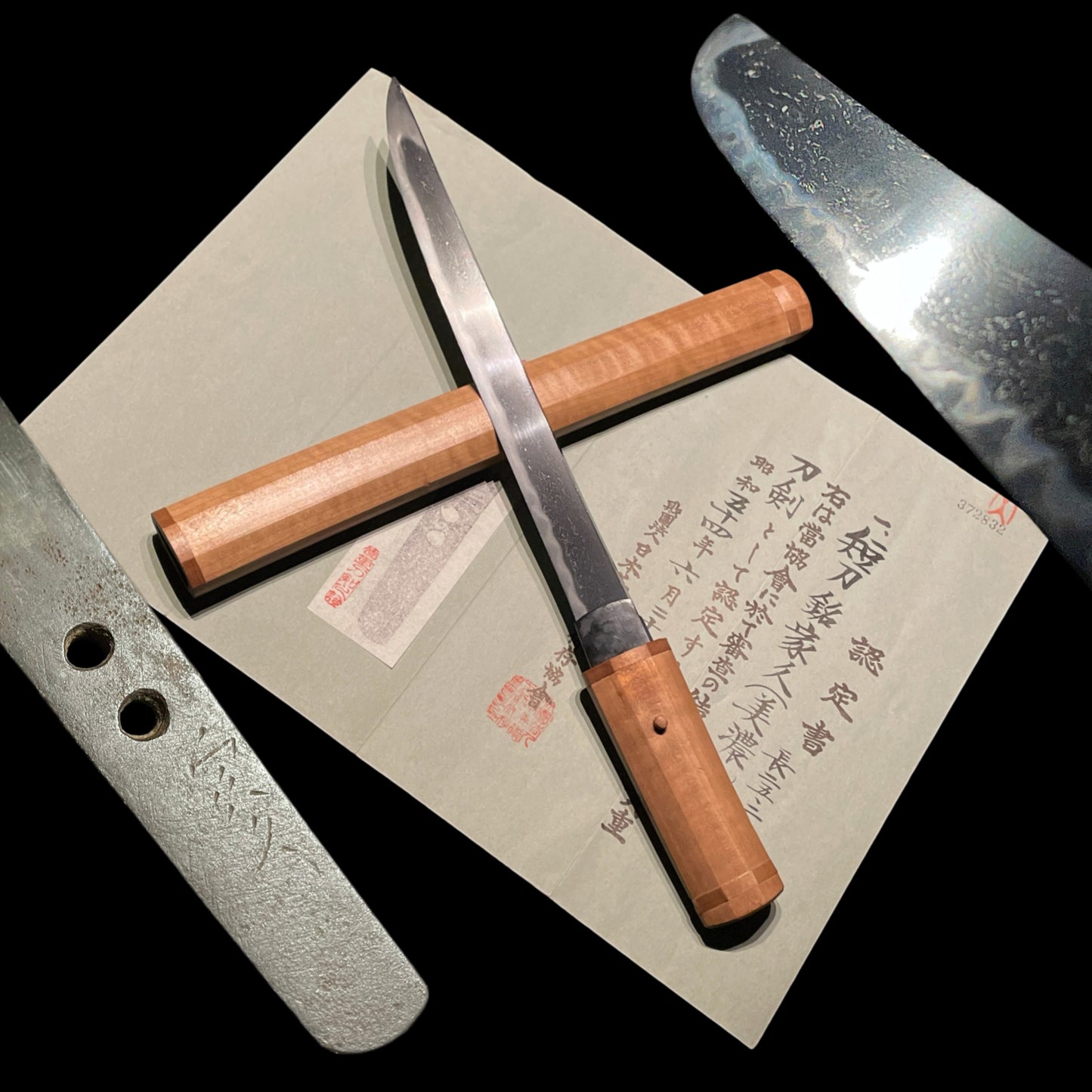 Yoroidoshi 鎧通 Thick TANTO, Iehisa 家久 signed, Mino School, Muromachi period