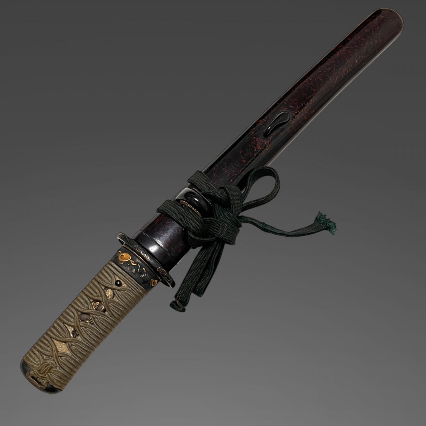 Kunimitsu 國光 signed TANTO, Dragon Kozuka, Shell Fuchi, Muromachi period