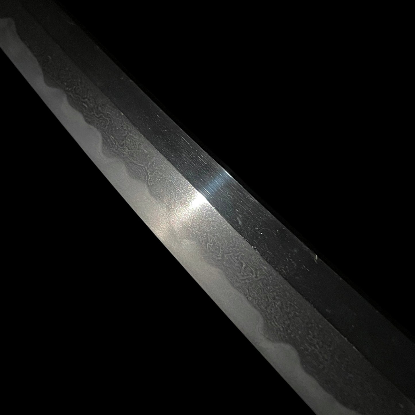 Good Jigane Long WAKIZASHI in Shirasaya, Edo period mumei