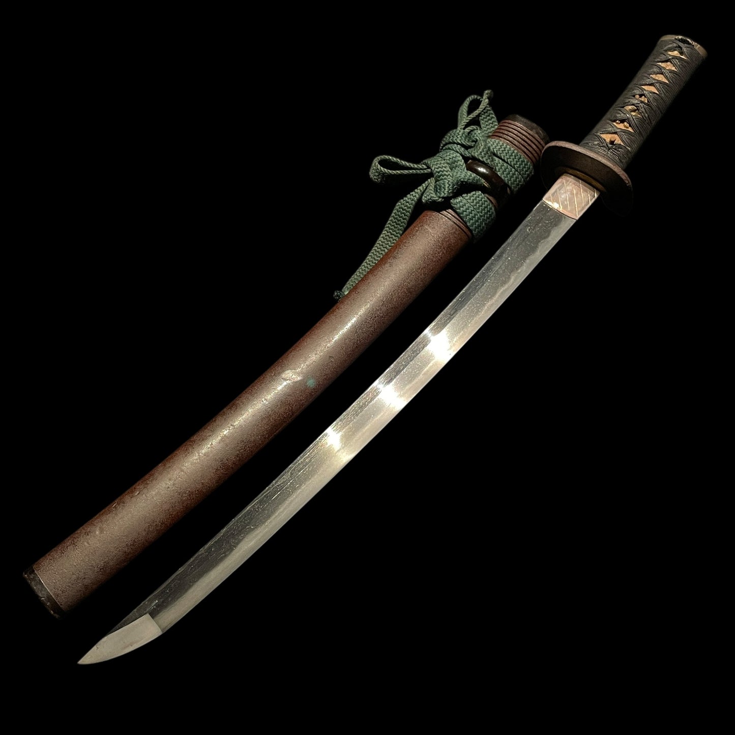 Tiger Menuki Wakizashi with Kozuka, Moon and Geese Fittings, Edo period mumei