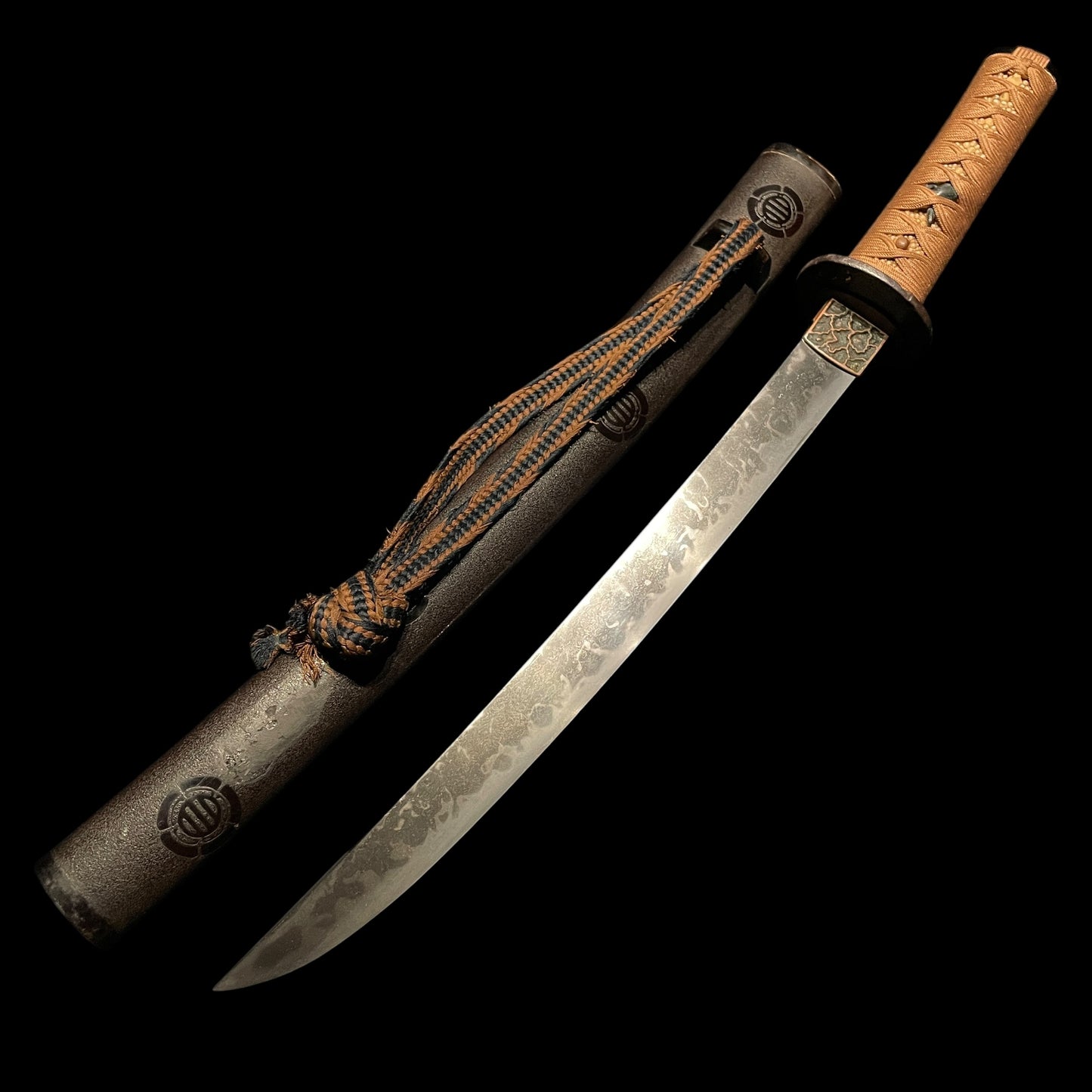 HITATSURA 皆焼 Wakizashi, Dragonfly Tsuba, Family crest Scabbard, Muromachi period mumei