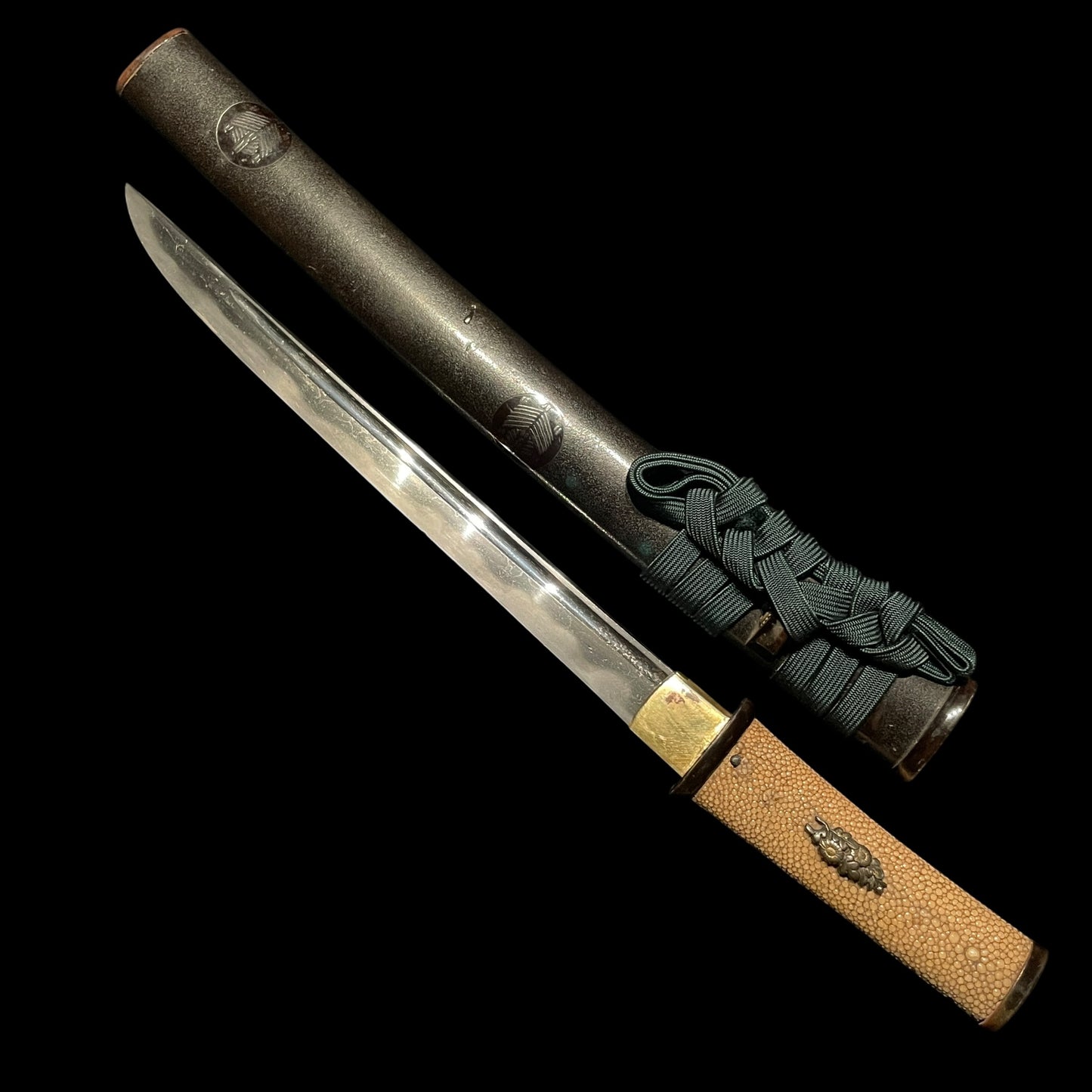 Aikuchi Koshirae TANTO 合口拵短刀, Kaneari 兼在 signed, Mantis Kozuka, Muromachi period