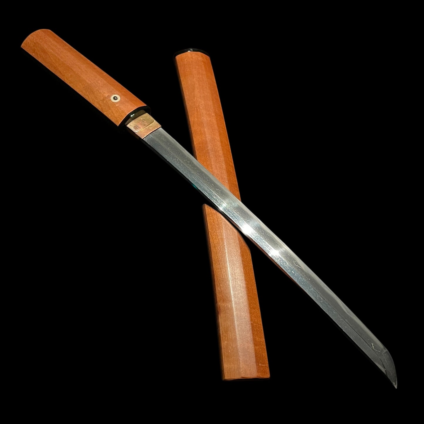 KIKUMON 菊紋, Iganokami Kinmichi 伊賀守金道 signed Wakizashi, Early Edo period