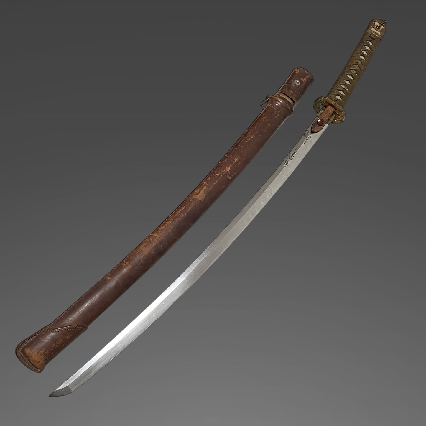 Sadatsugu 貞次 signed Ryakushiki GUNTO 略式軍刀, Horimono 彫物 blade, WW2 Japanese Officer Sword