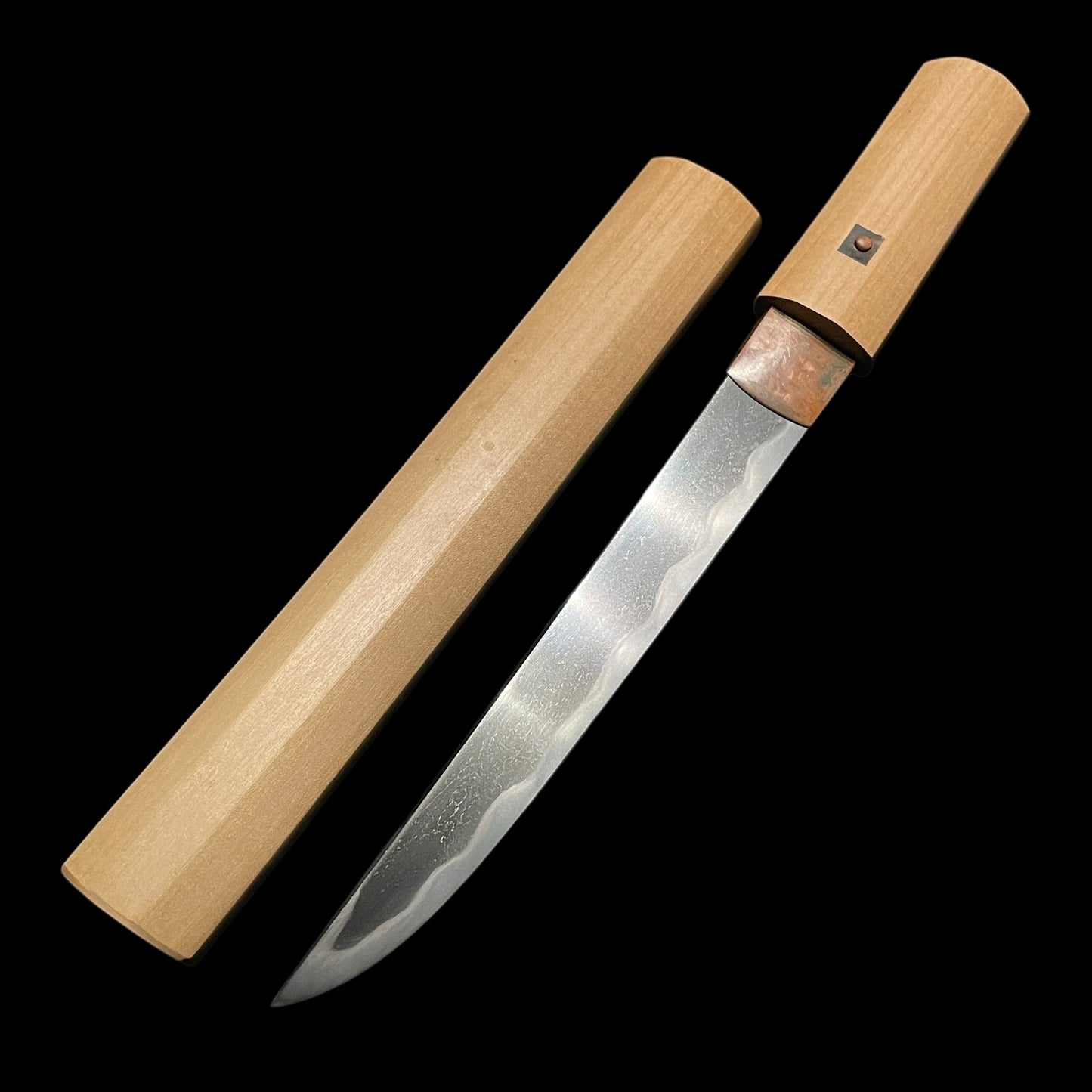 Wide and Thick TANTO in Shirasaya, Late Edo Bakumatsu period mumei