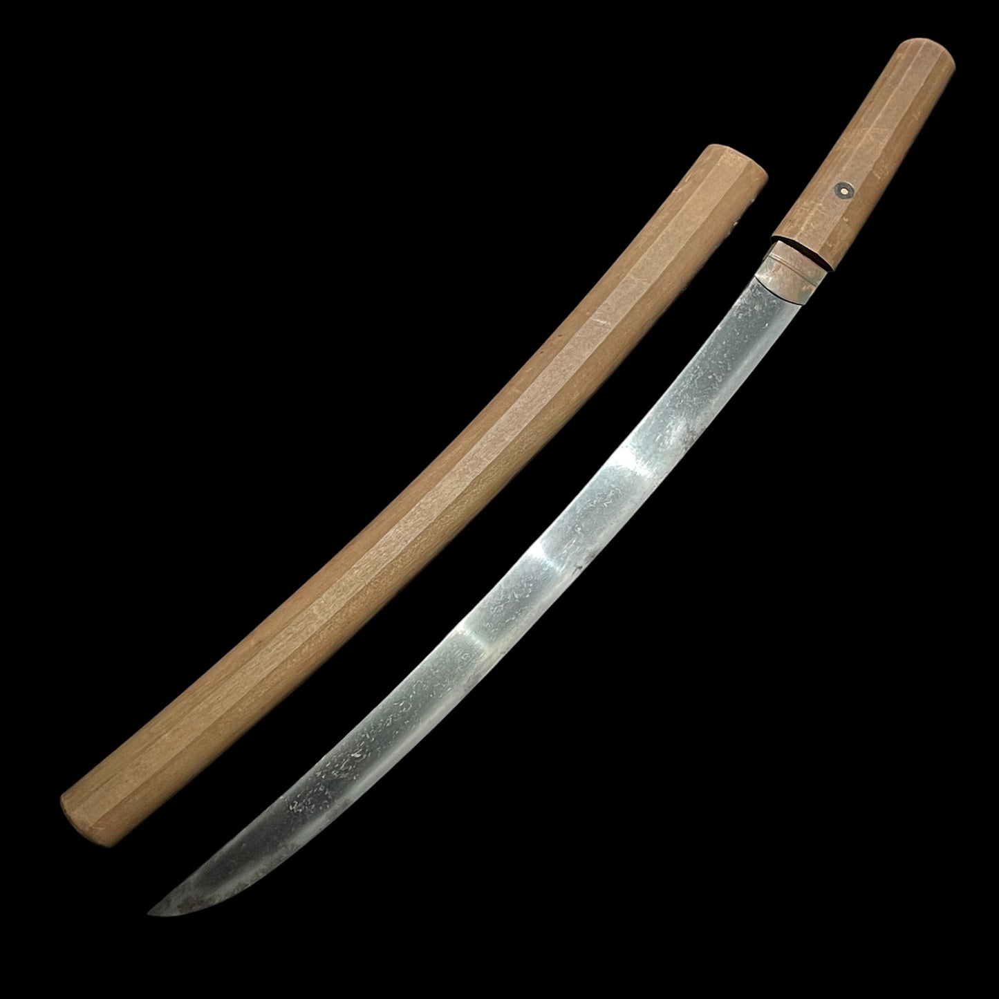 Long Hirazukuri Wakizashi 段平造, Soshu Akihiro 相州秋廣 signed, Muromachi period