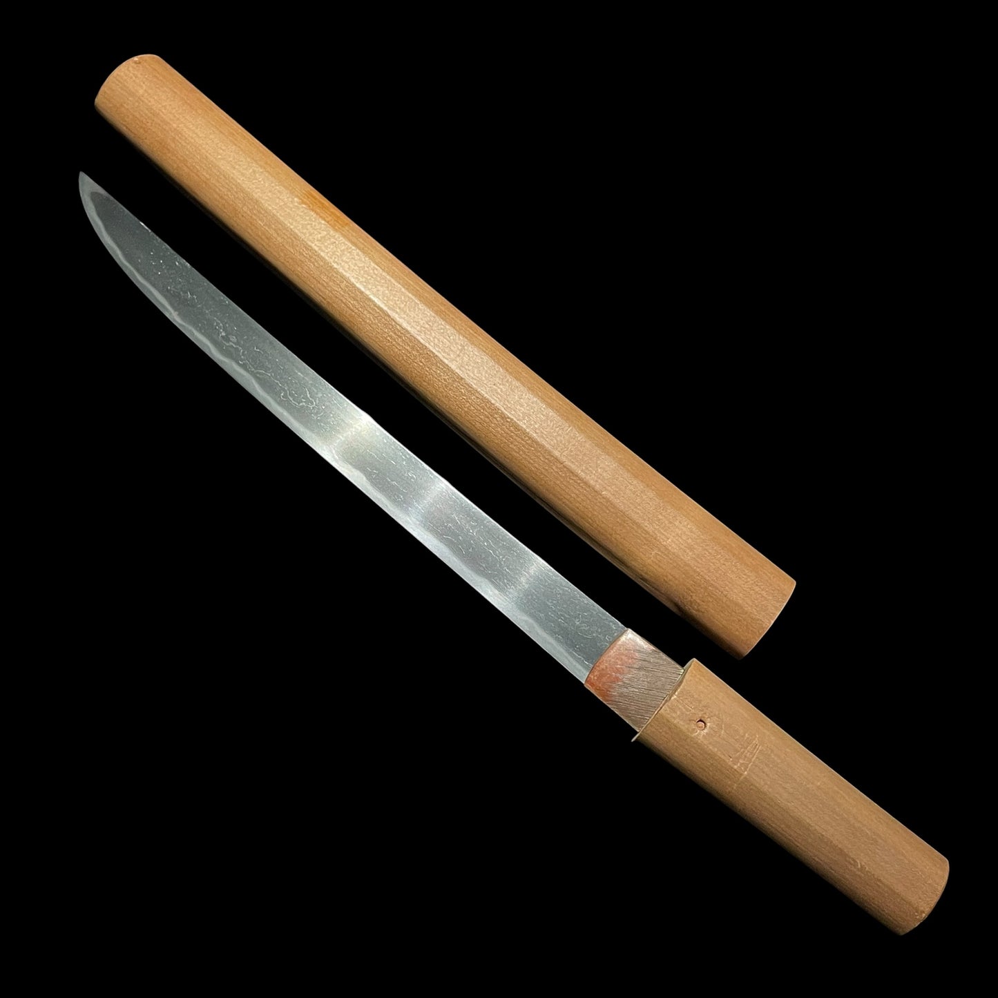 Fuyuhiro 冬廣 signed Hirazukuri TANTO in Shirasaya, Muromachi period
