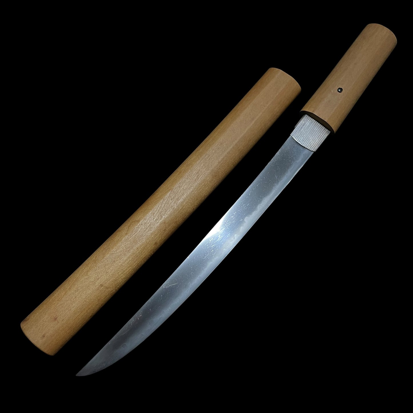 GUNOME-HAMON 互目刃文 TANTO, Kanekiyo 兼清 signed, Muromachi period