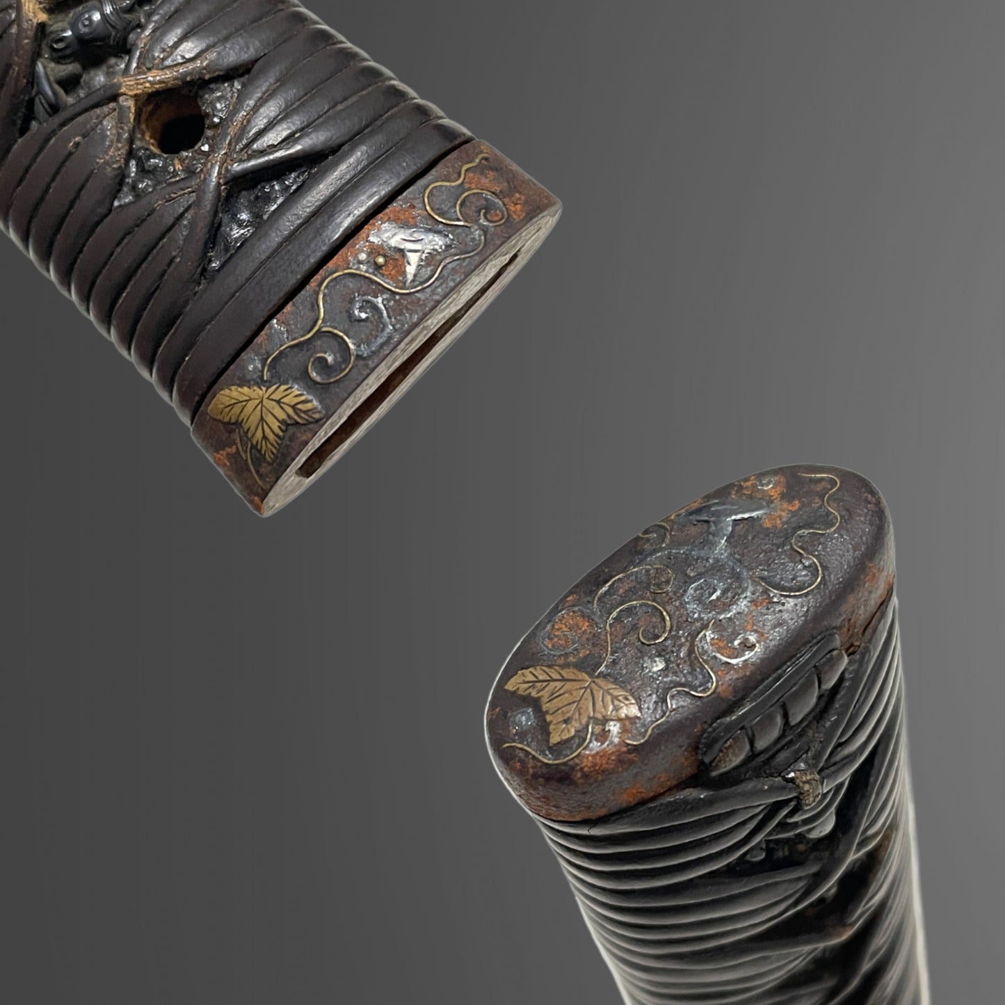 Red Wakizashi with Kozuka, Shakudo Horse Menuki, Aoimon 葵紋 Scabbard, Edo period