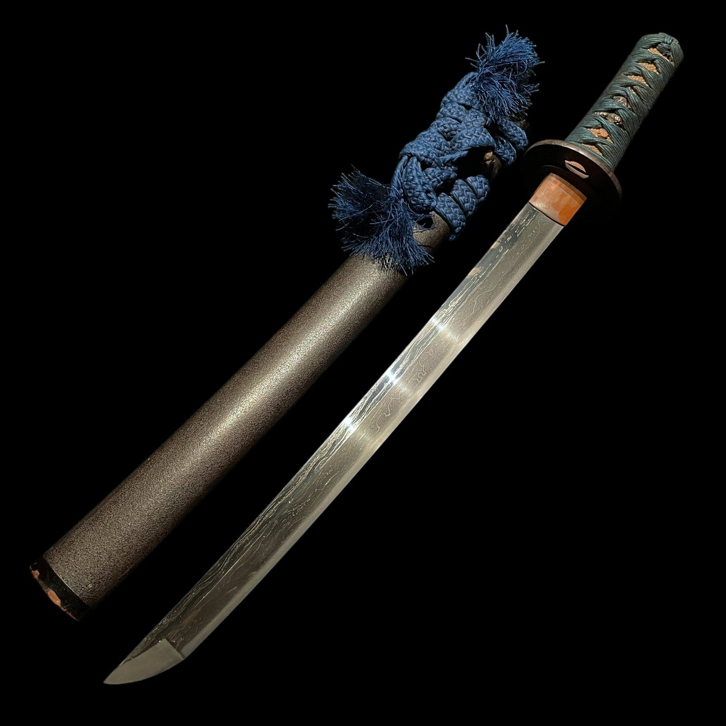 Oomasamehada 大柾目肌 Wakizashi with Kozuka, Edo period mumei