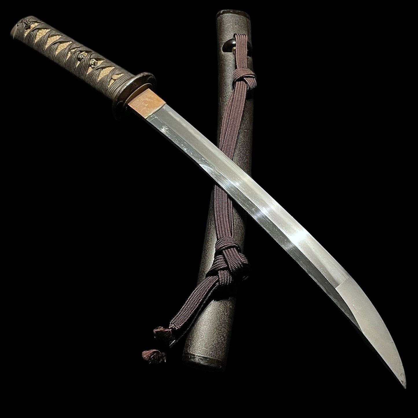 Ookissaki 大切先 Wakizashi, Mouse Fuchikashira 羽箒鼠縁頭, Yanagioni Kozuka, Edo period mumei