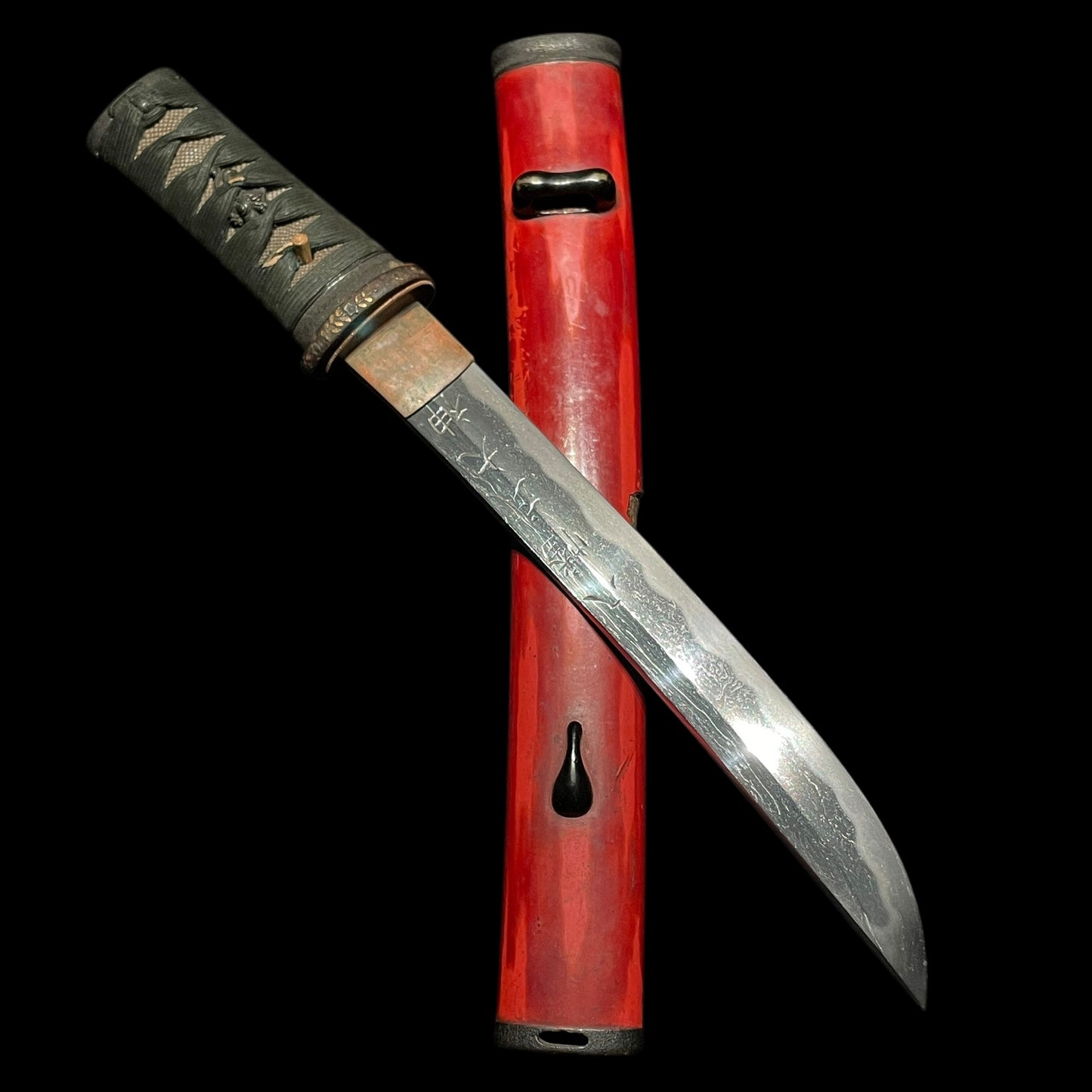HORIMONO Red Tanto, 八幡武大神 梵字, Shakudo Dragon Menuki, Edo period mumei