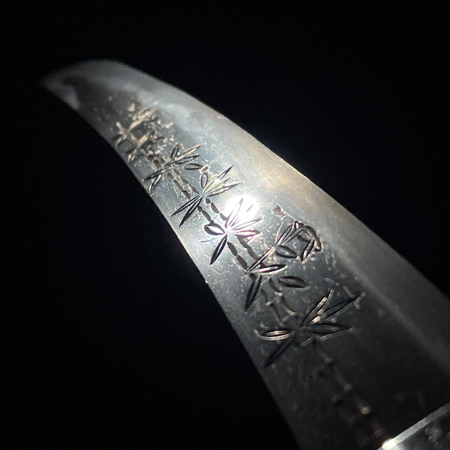 HORIMONO Sasatake 笹竹 TANTO, Muneshige 宗重 signed, Hirazukuri blade