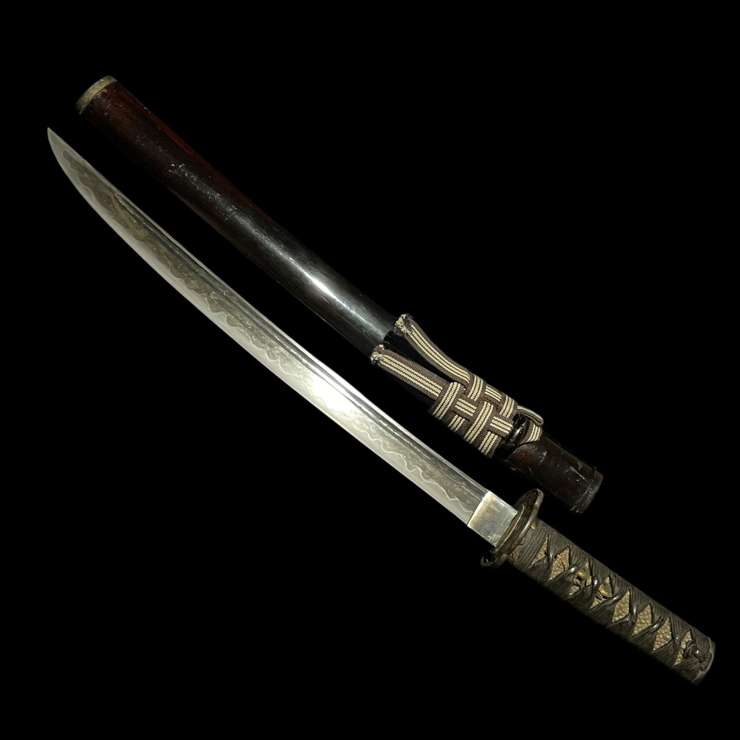 Hirazukuri Wakizashi, Frogs and Willows Fuchi, Bohi 棒樋 blade, Muromachi period mumei