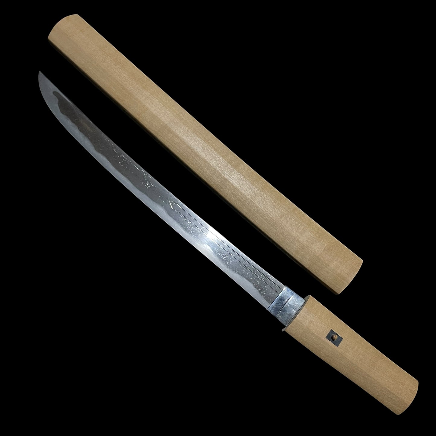 Gisuke 義助 signed Sunnobi-Tanto 寸延短刀, Muromachi period