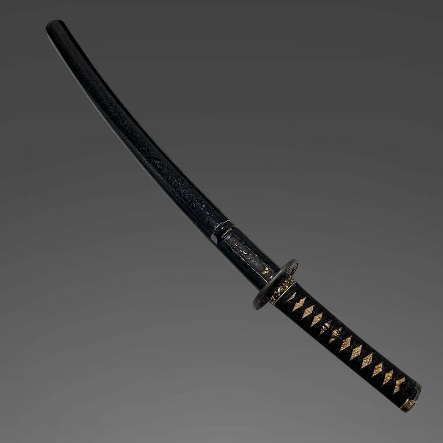 High-grade fittings Wakizashi, Ishiguro Masatsune signed Fuchi, with Kozuka Kogai