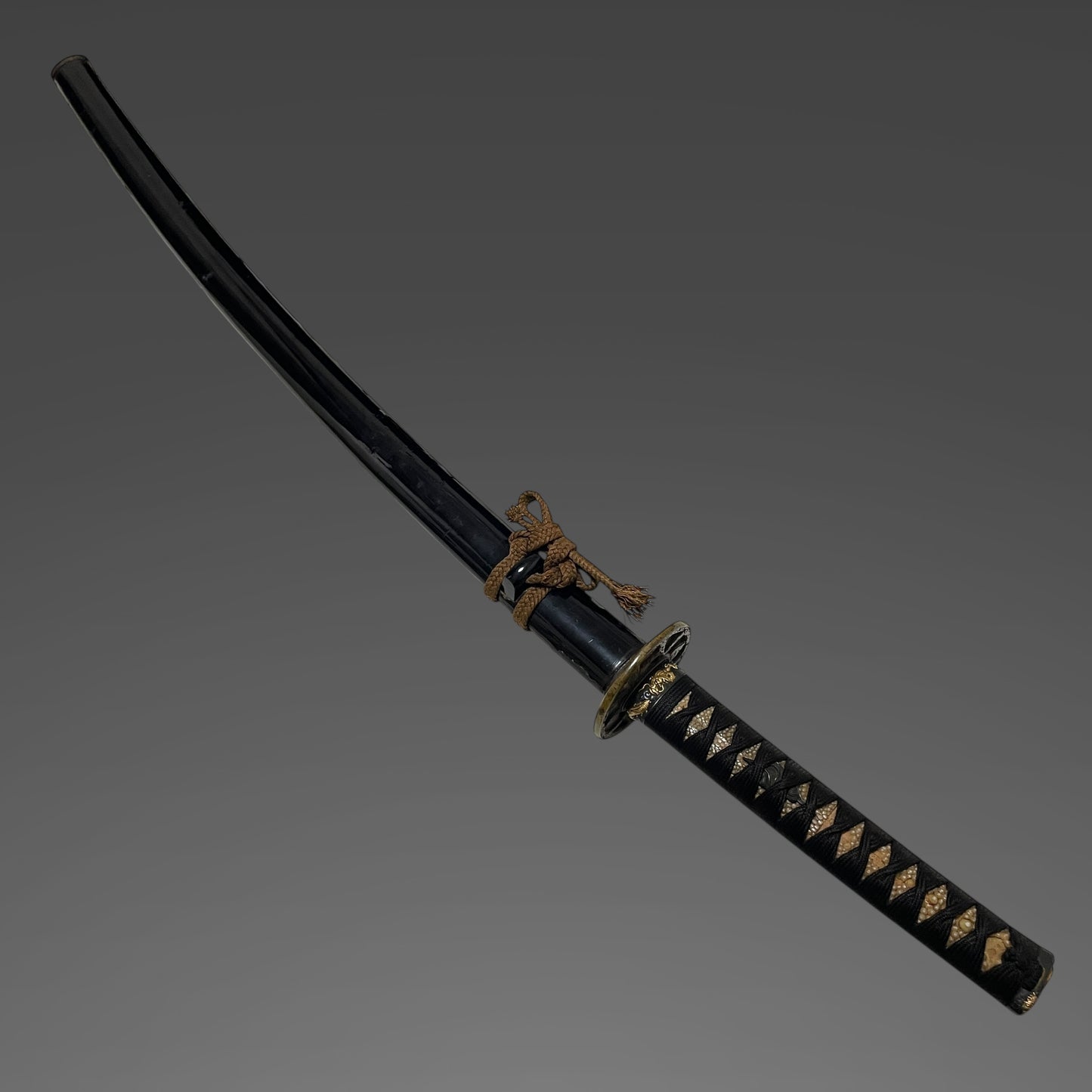 Dragon Fuchikashira, Long Wakizashi, 真鍮散鍔, Muromachi period mumei