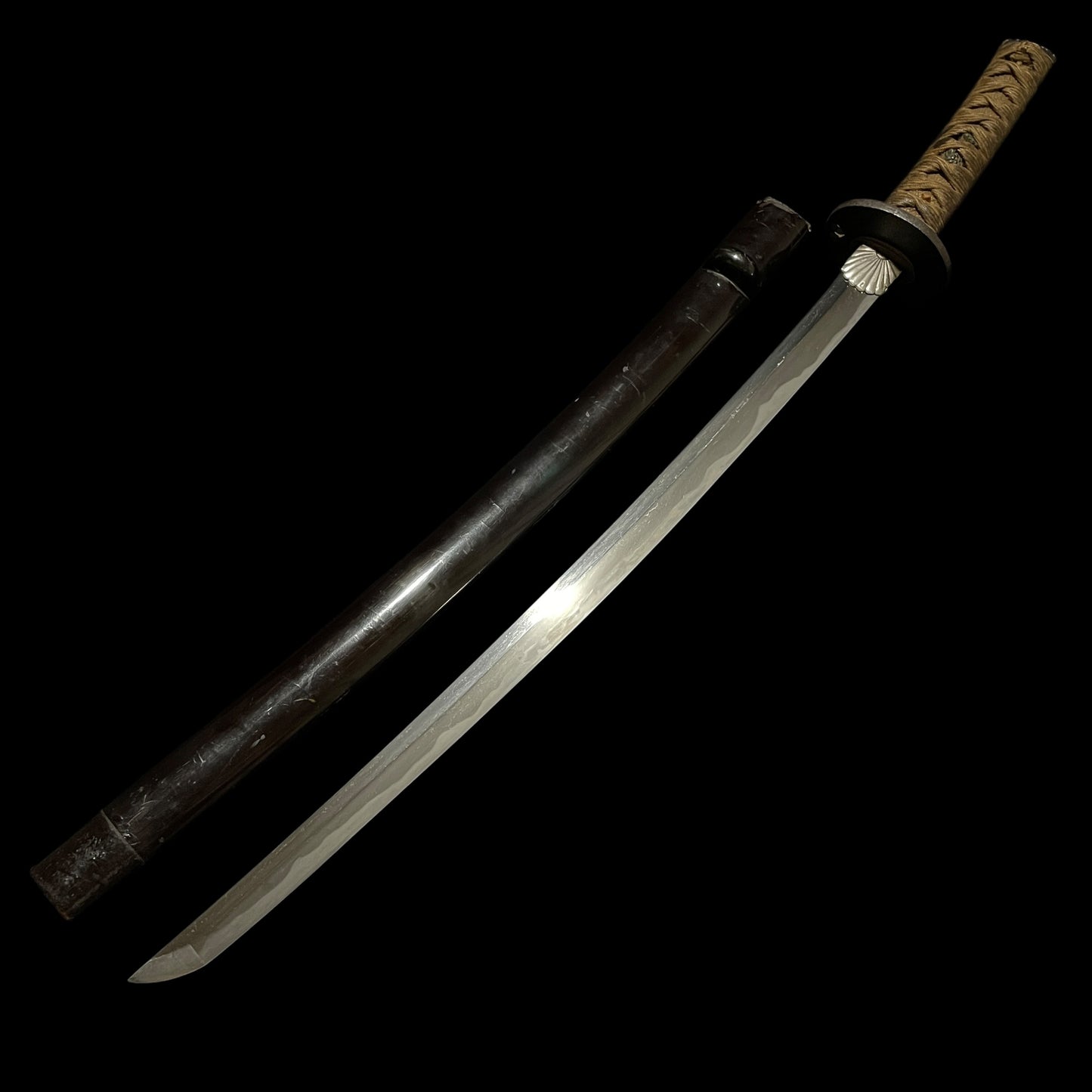 Pine needle Fuchikashira Long Wakizashi, Shishi Menuki, Muromachi period mumei