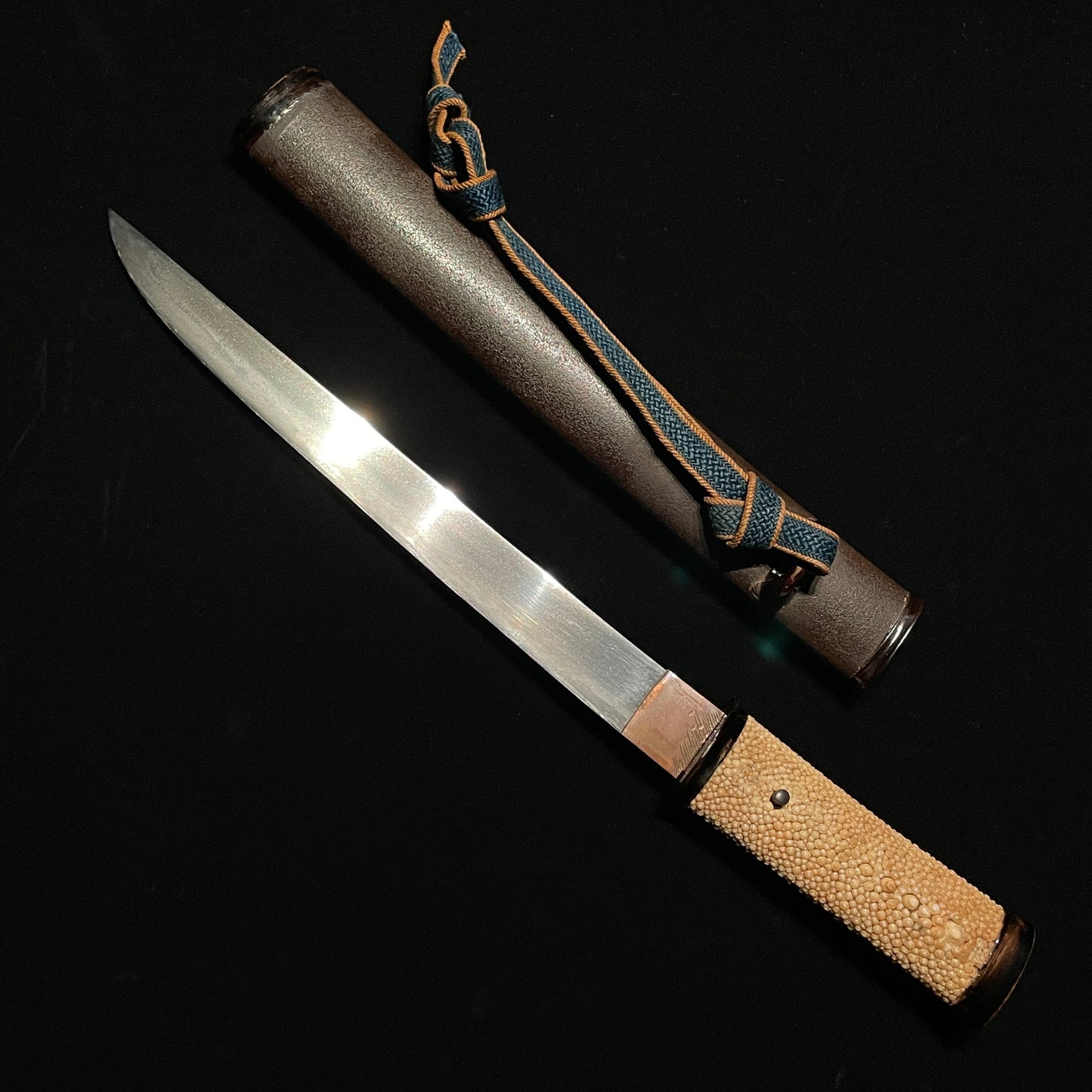 Aikuchi Koshirae TANTO, Edo period mumei, Choji Hamon