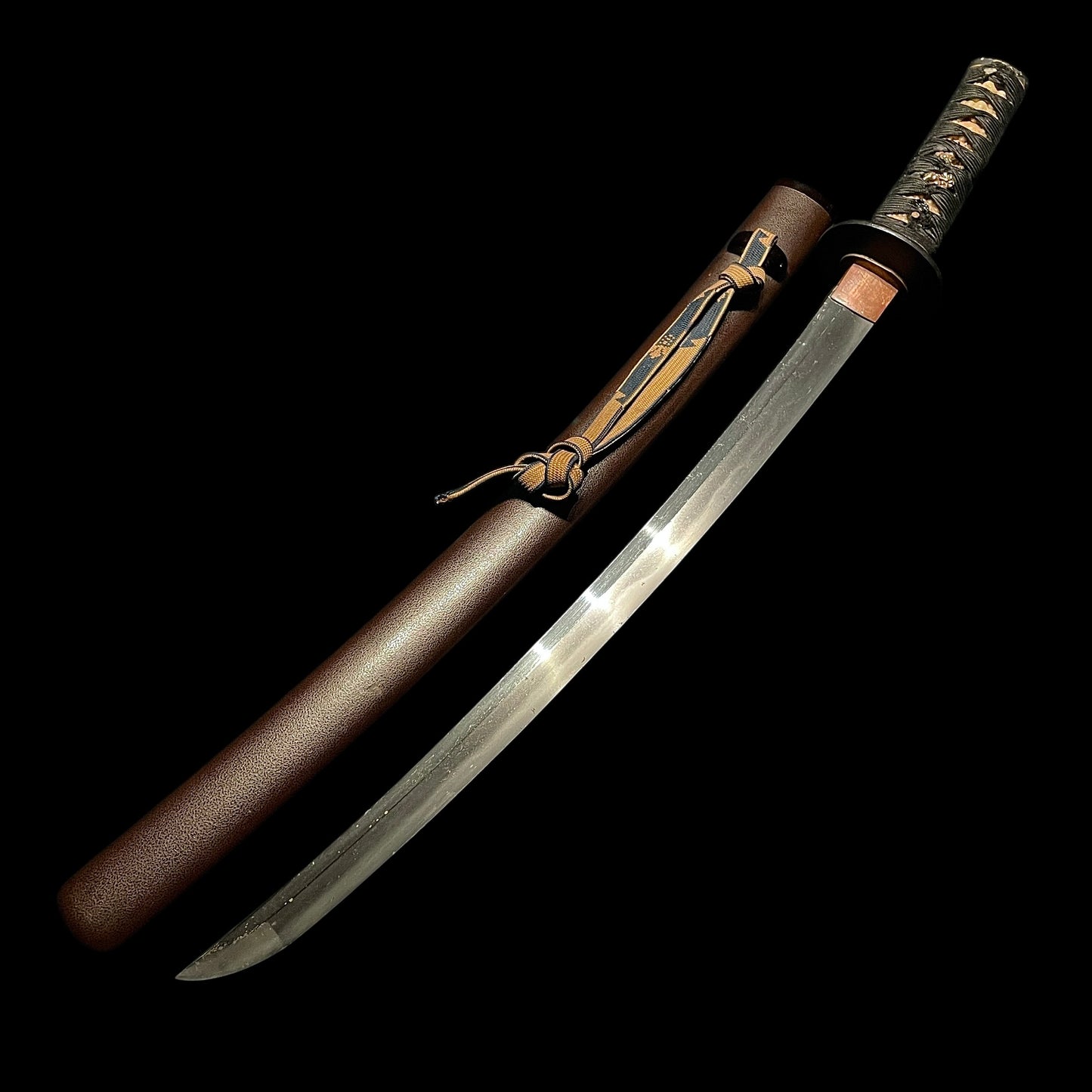 Bishuosafune Munemitsu 備州長船宗光 signed Wakizashi, Samurai Fuchikashira, Muromachi period