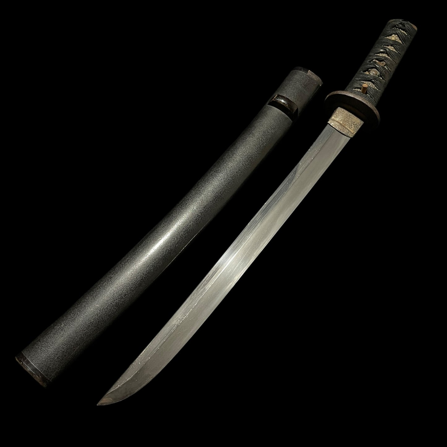 Shobuzukuri Wakizashi, Tiger Menuki, with Kozuka, Edo period mumei