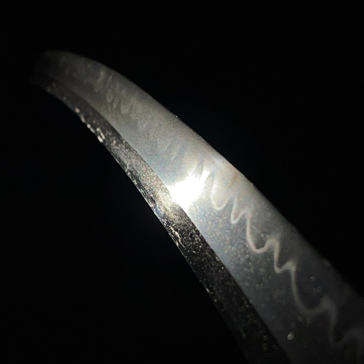 Long Wakizashi Oogunome 大互目 Hamon, Edo period mumei, 564mm (22.20 in.)