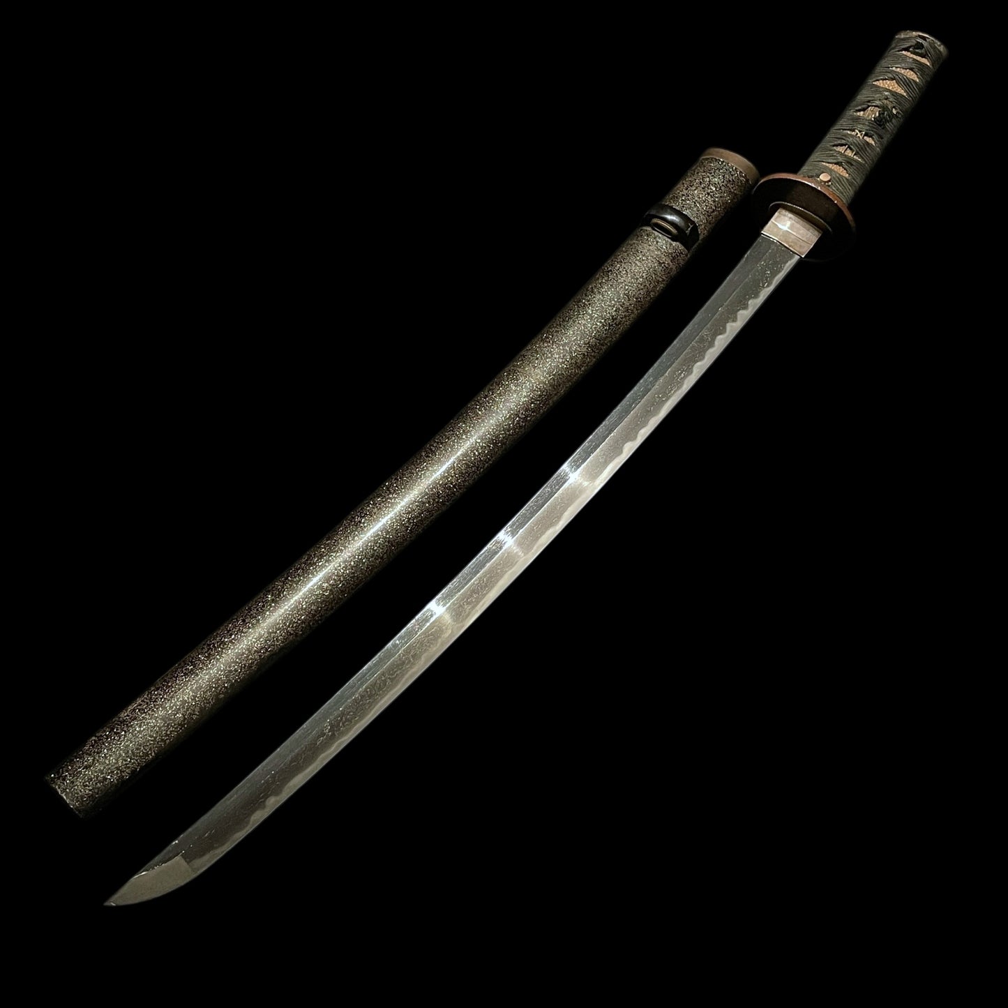 Samurai Fuchikashira 武者縁頭, Long Wakizashi, Suekoto 末古刀, Late Muromachi period