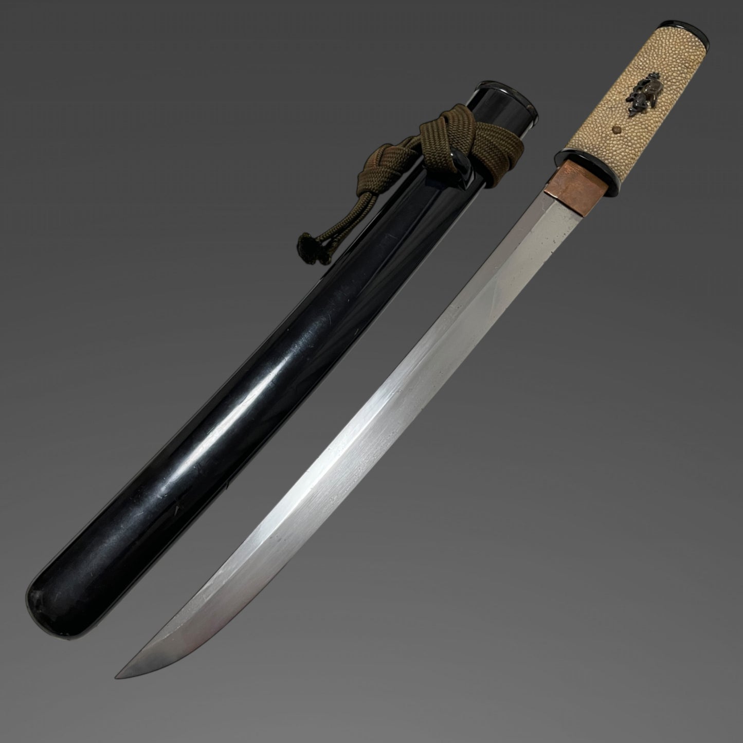 Aikuchi Tanto 合口短刀, Cormorant Menuki 鵜目貫, Edo period mumei
