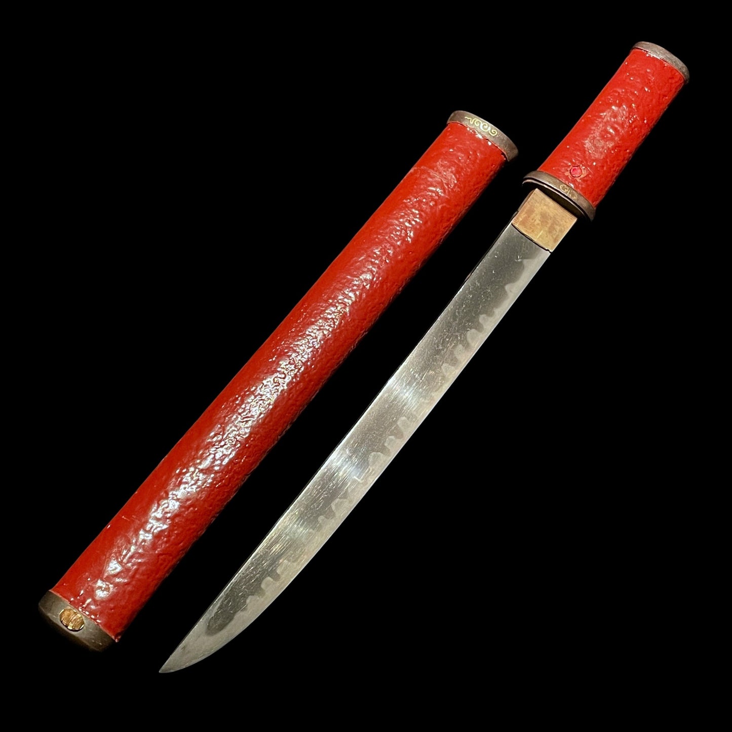 Red Aikuchi Tanto, Kanehide 兼栄 signed, Late Muromachi period, Mino School