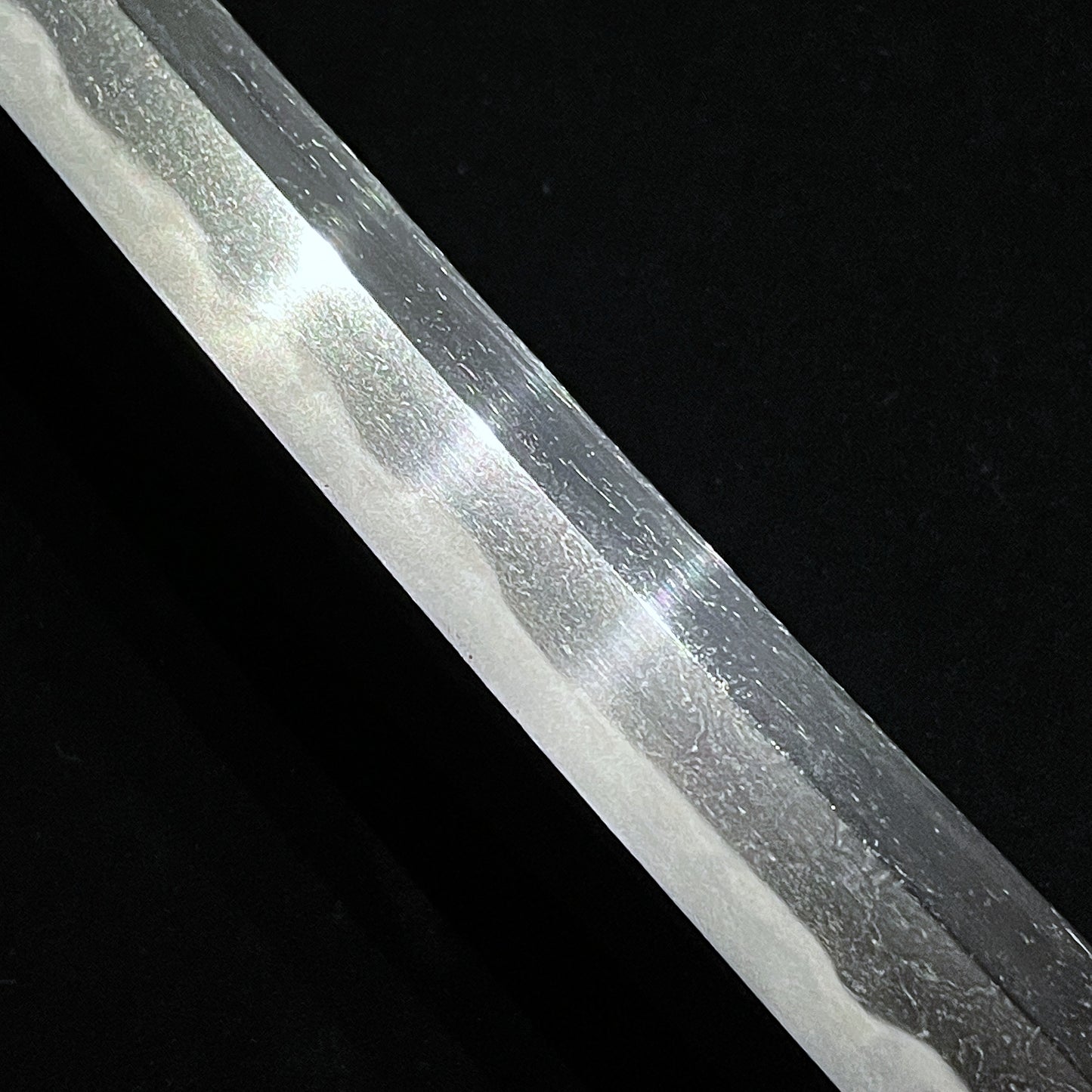 Gunomemidare 互目乱 Polished WAKIZASHI, Edo period mumei
