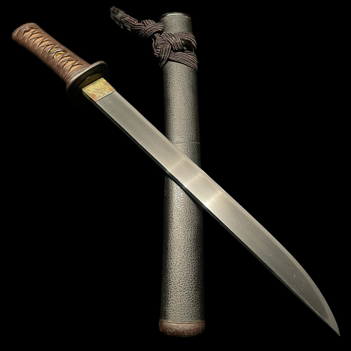 Sunnobi-Tanto 寸延短刀 with Kozuka, Dragonfly Tsuba, Ginkgo Menuki, Late Edo period mumei