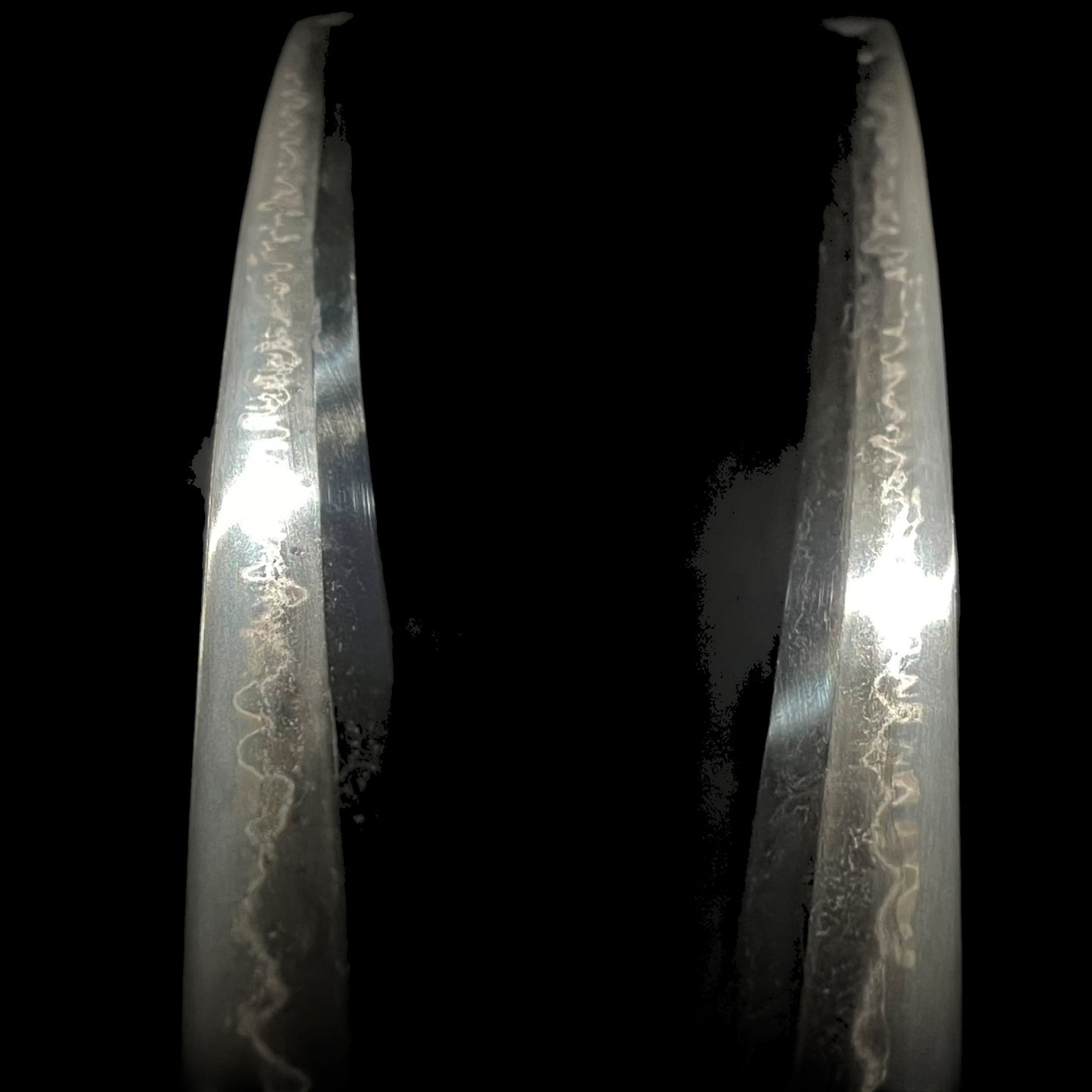 Tsutamon Fuchikashira 蔦紋縁頭 Long Wakizashi, Shakudo Shishi Menuki, Edo period mumei