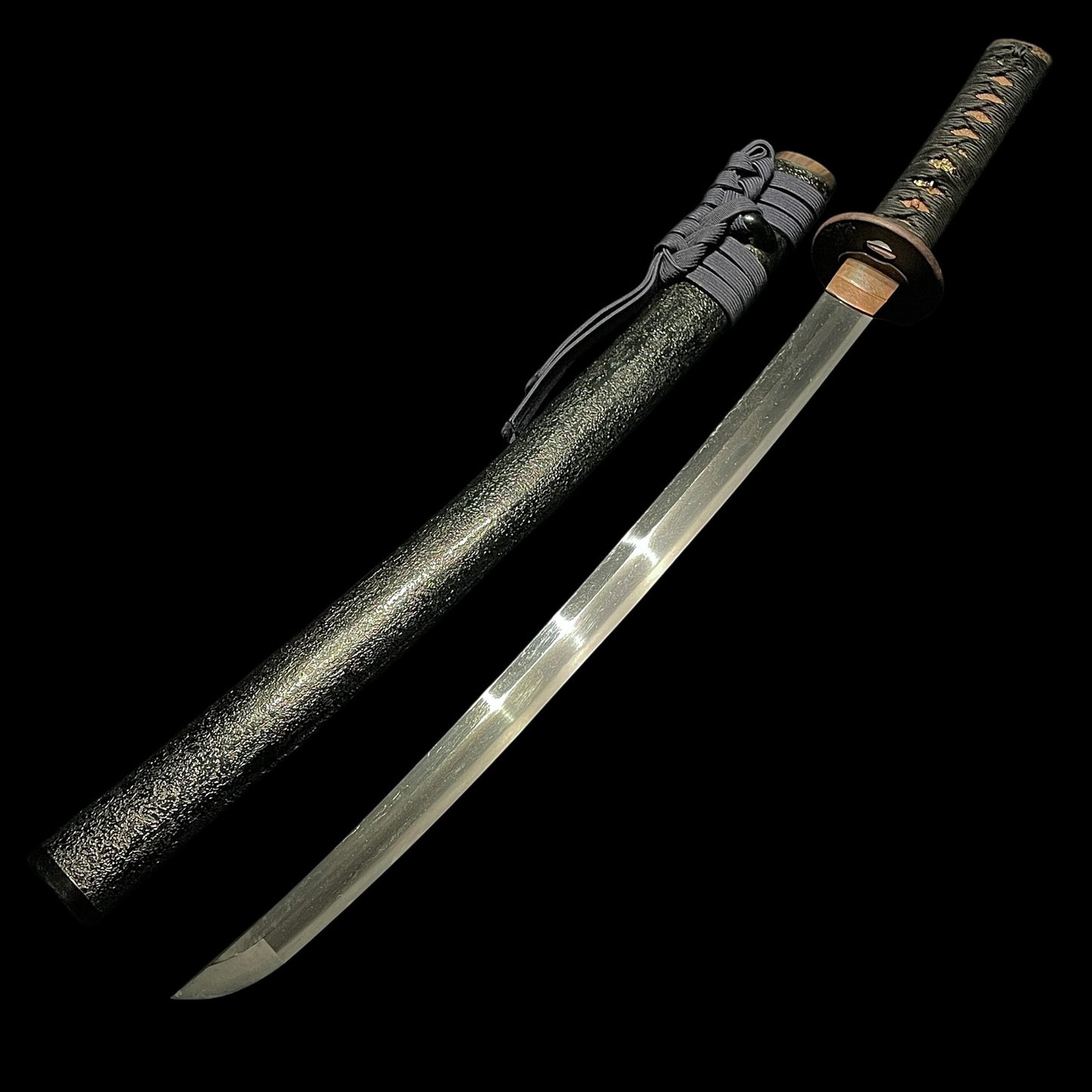 Black Suguha Wakizashi, Jinbutsu-Tsuba 人物図鍔, Edo period mumei