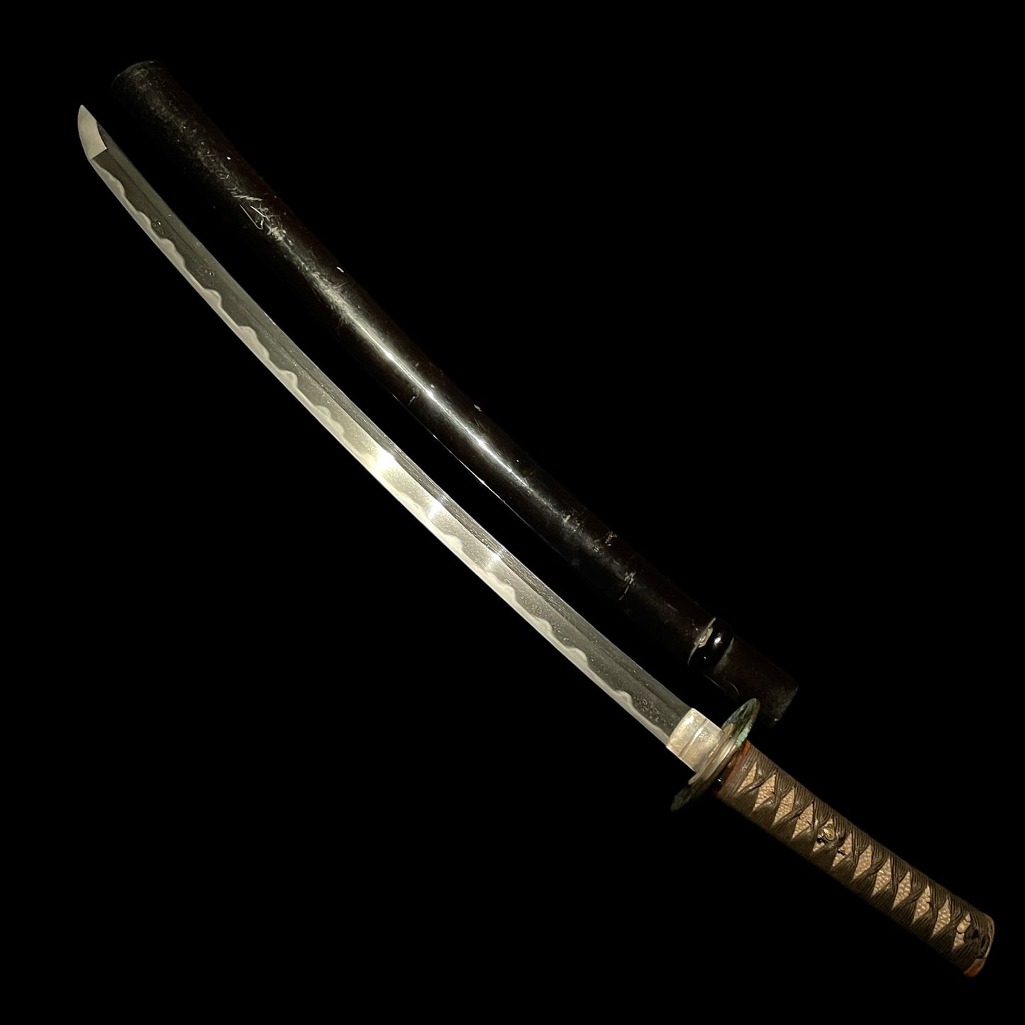 Amazing Hamon Sukezane 助真 signed Wakizashi, Copper Fuchikashira, Edo period